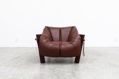Fauteuil de salon en bois de rose brésilien et cuir de Percival Lafer MP-211, 1970