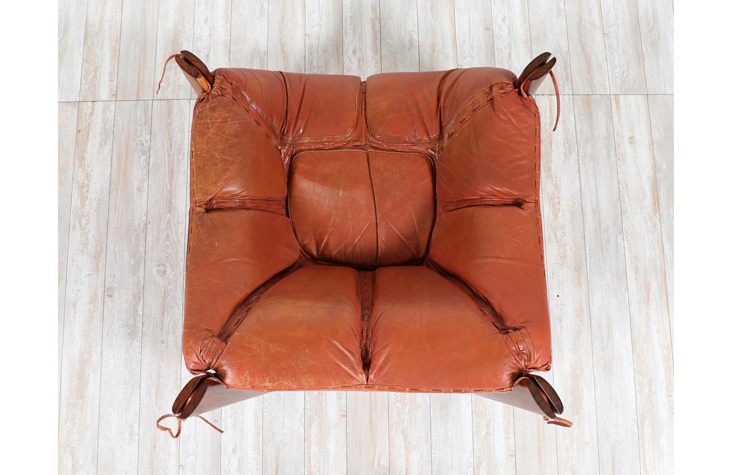 Percival Lafer MP-211 Series Brazilian Rosewood and Leather Lounge Chair In Excellent Condition In Los Angeles, CA