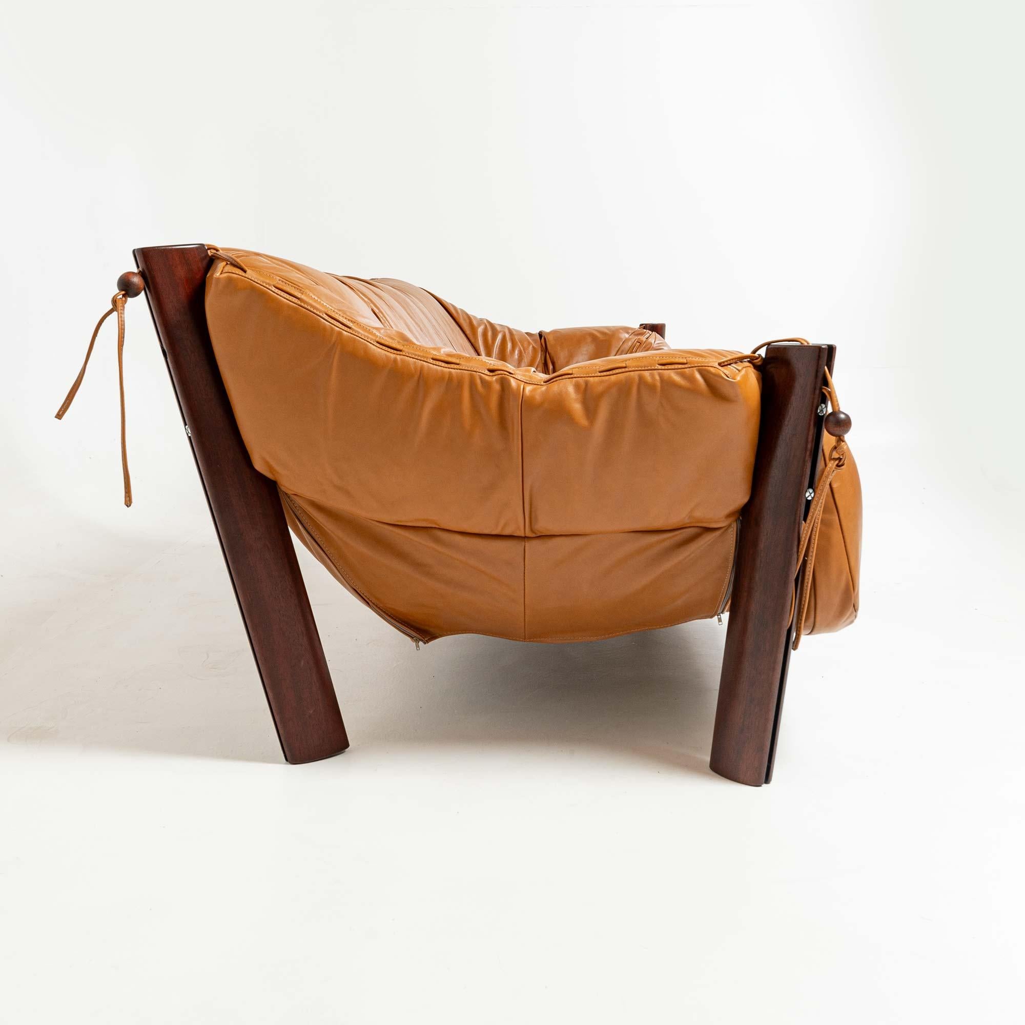 Percival Lafer MP-211 three seater sofa in rosewood and Maharam Sorghum leather In Good Condition In Seattle, WA