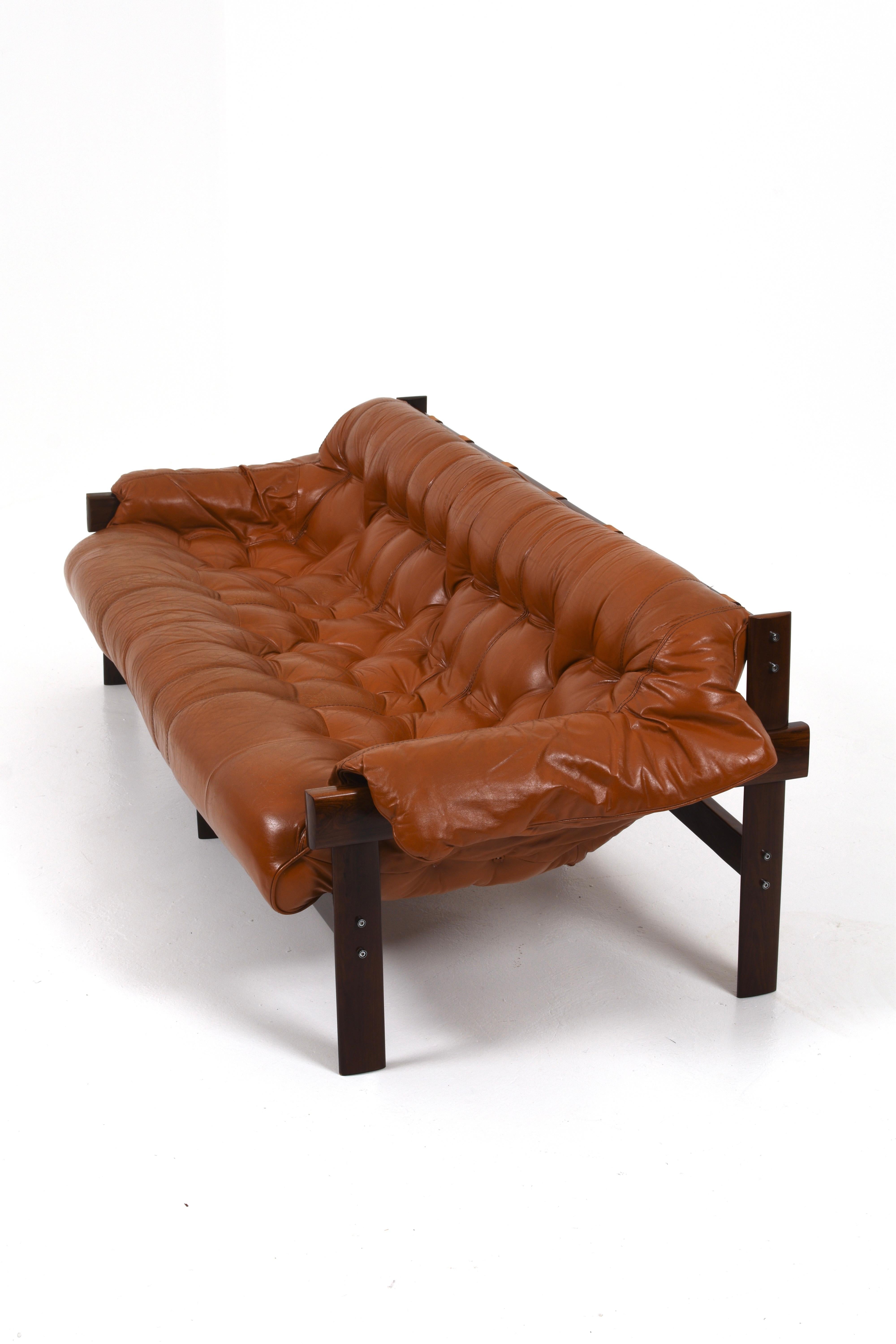 percival lafer mp-81 sofa in red leather