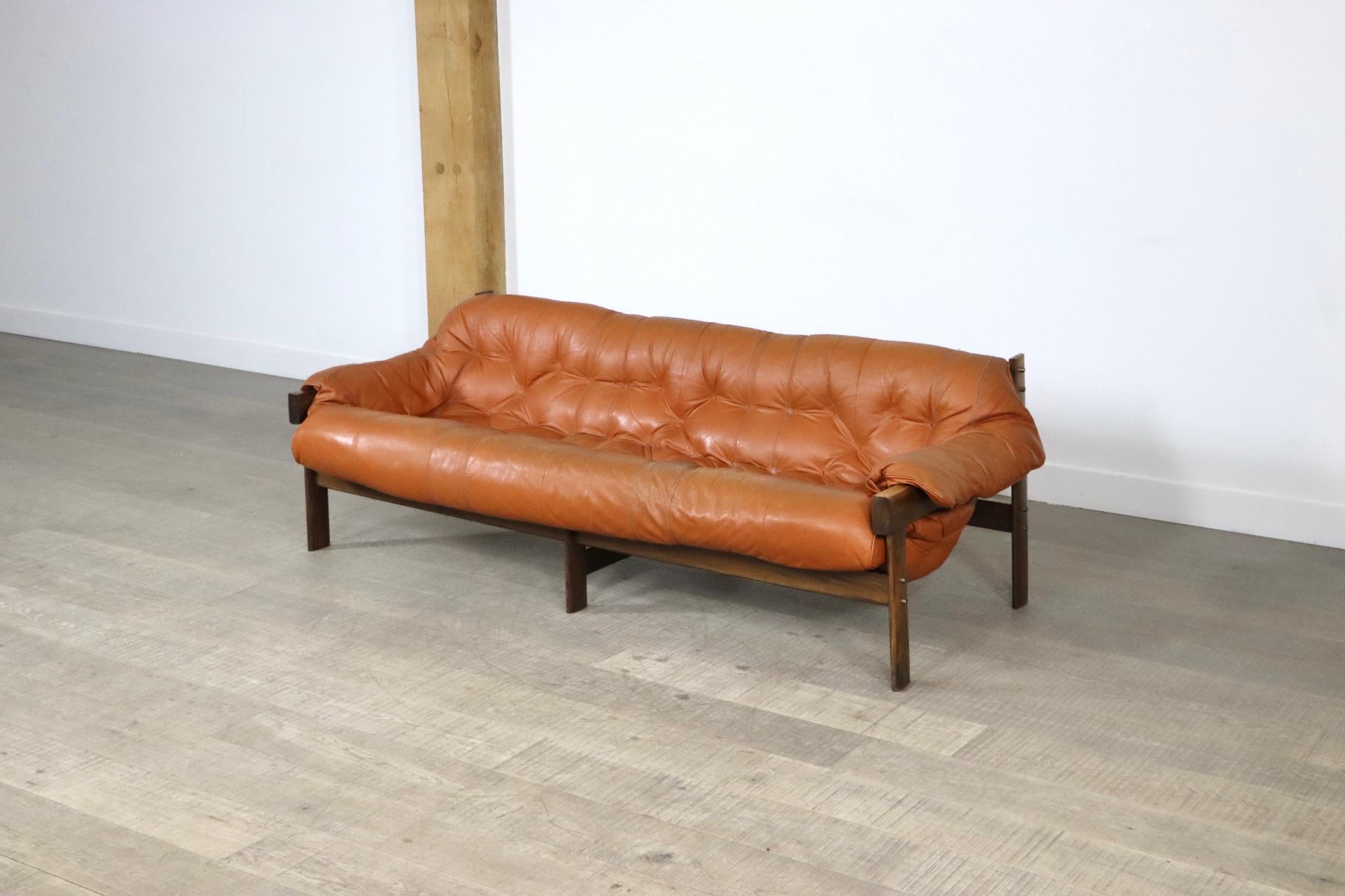 Percival Lafer MP-41 sofa in cognac leather, Brazil 1970s In Good Condition In ABCOUDE, UT