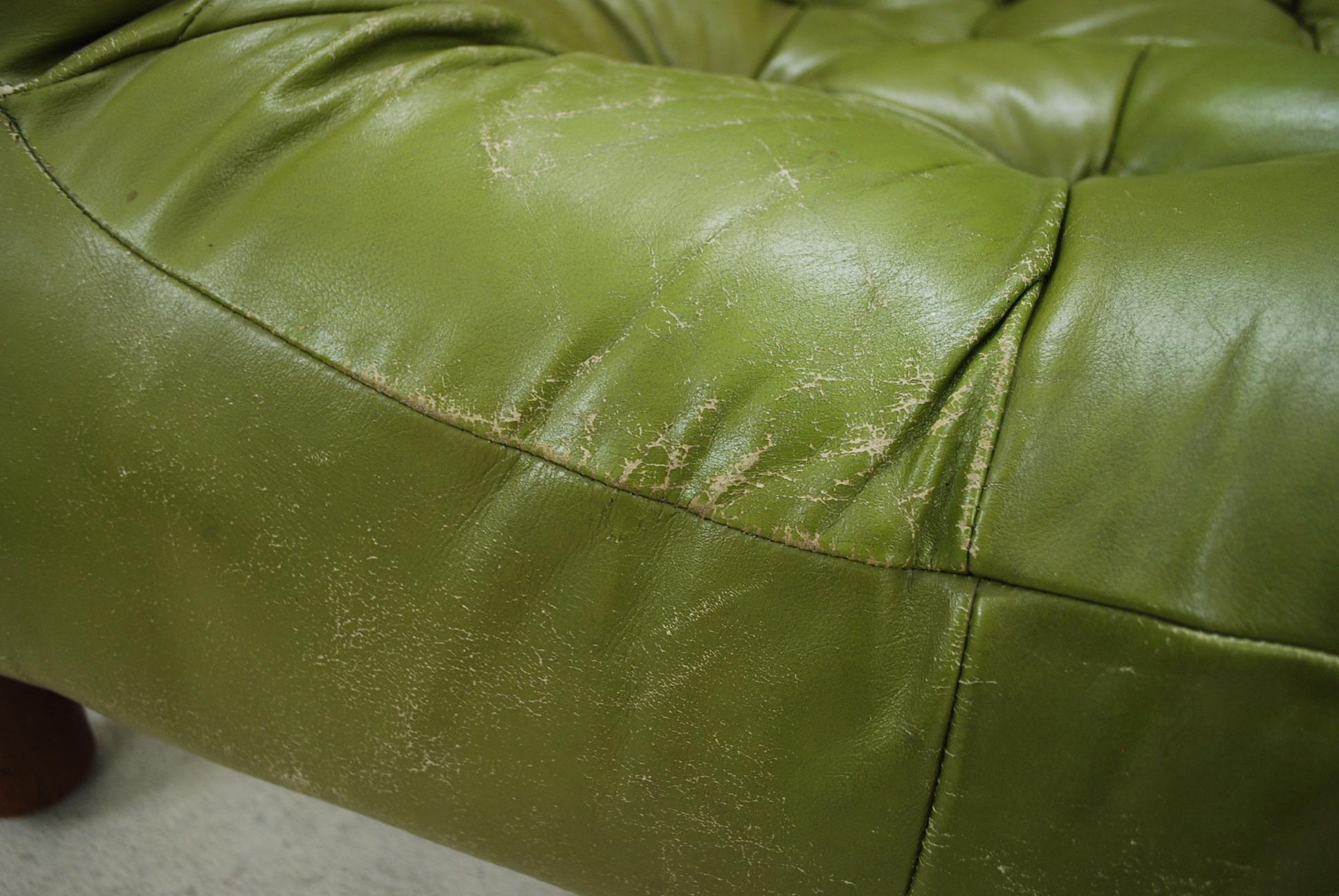 Percival Lafer MP 81 Green Leather Sofa 1972 In Good Condition In Munich, Bavaria