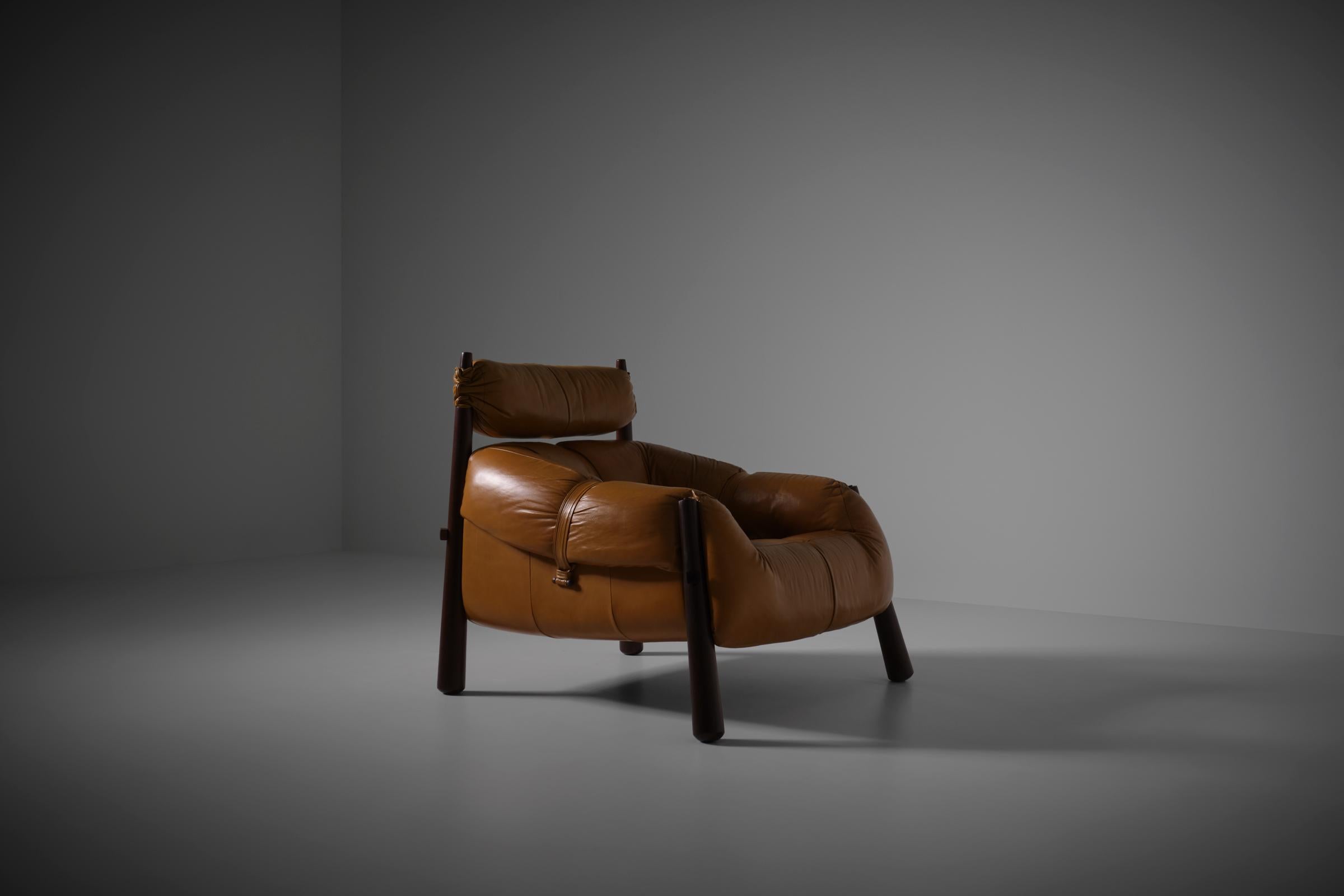 Percival Lafer ‘MP-81’ Lounge chair in original leather, Brazil 1970s In Good Condition In Rotterdam, NL