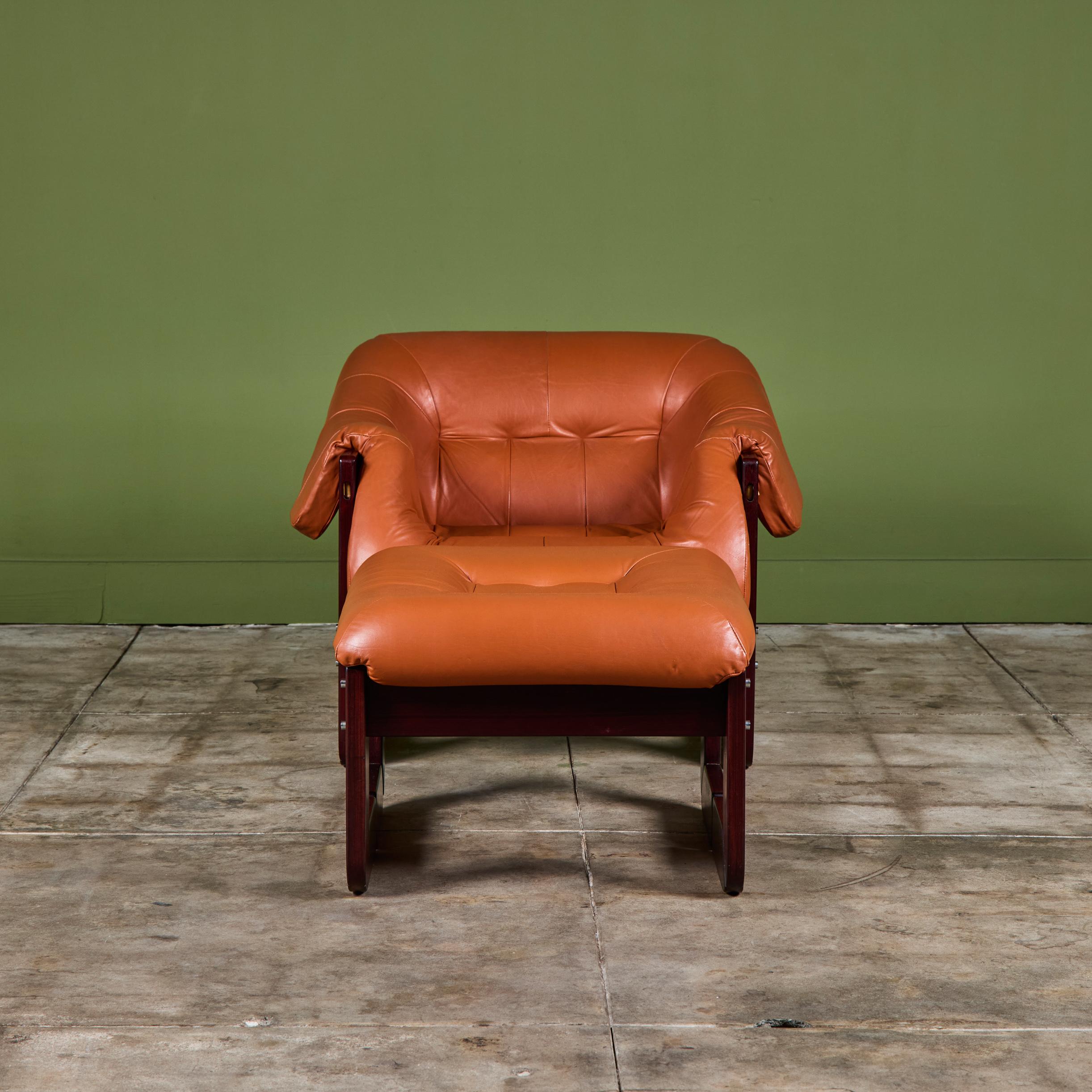 Sedia da salotto e ottomana in pelle Percival Lafer MP-97 in vendita 1