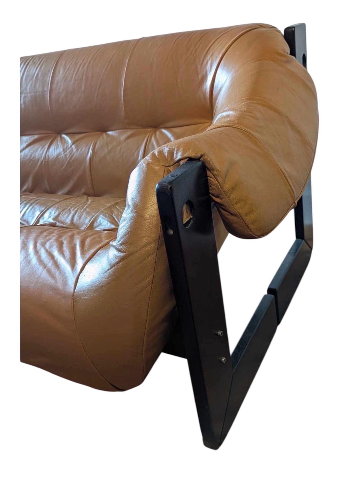 Percival Lafer MP-97 Ledersofa mit Rahmen aus brasilianischem Palisanderholz 5