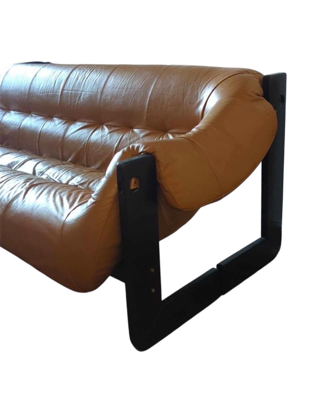 Percival Lafer MP-97 Ledersofa mit Rahmen aus brasilianischem Palisanderholz 6