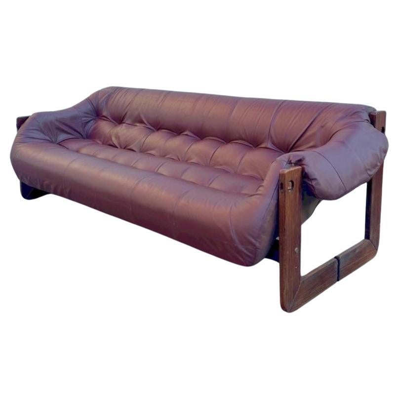 Percival Lafer 'MP-97' Sofa aus Rosenholz und Leder im Angebot