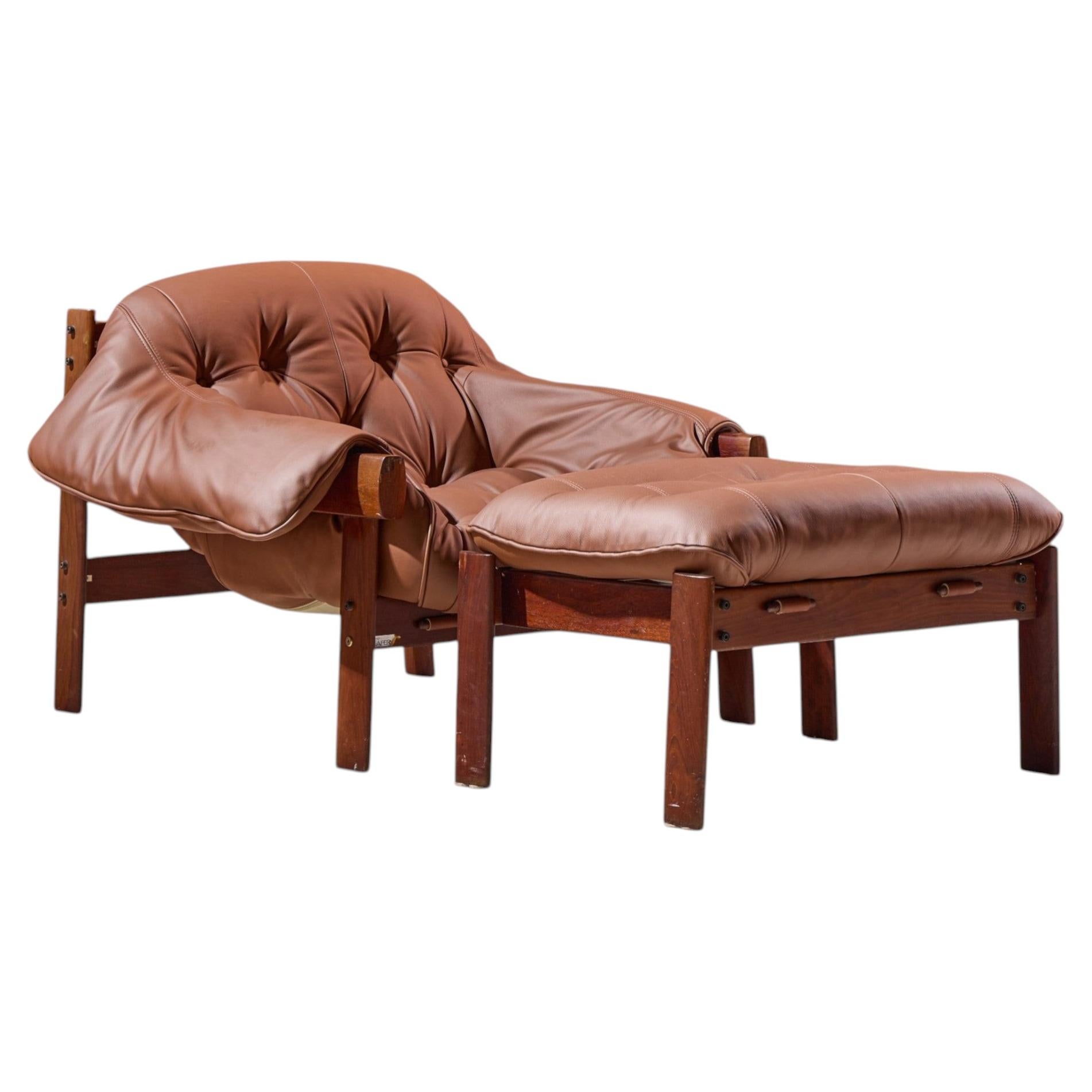 Fauteuil et repose-pieds Percival Lafer MP41 en cuir brésilien, style milieu du siècle