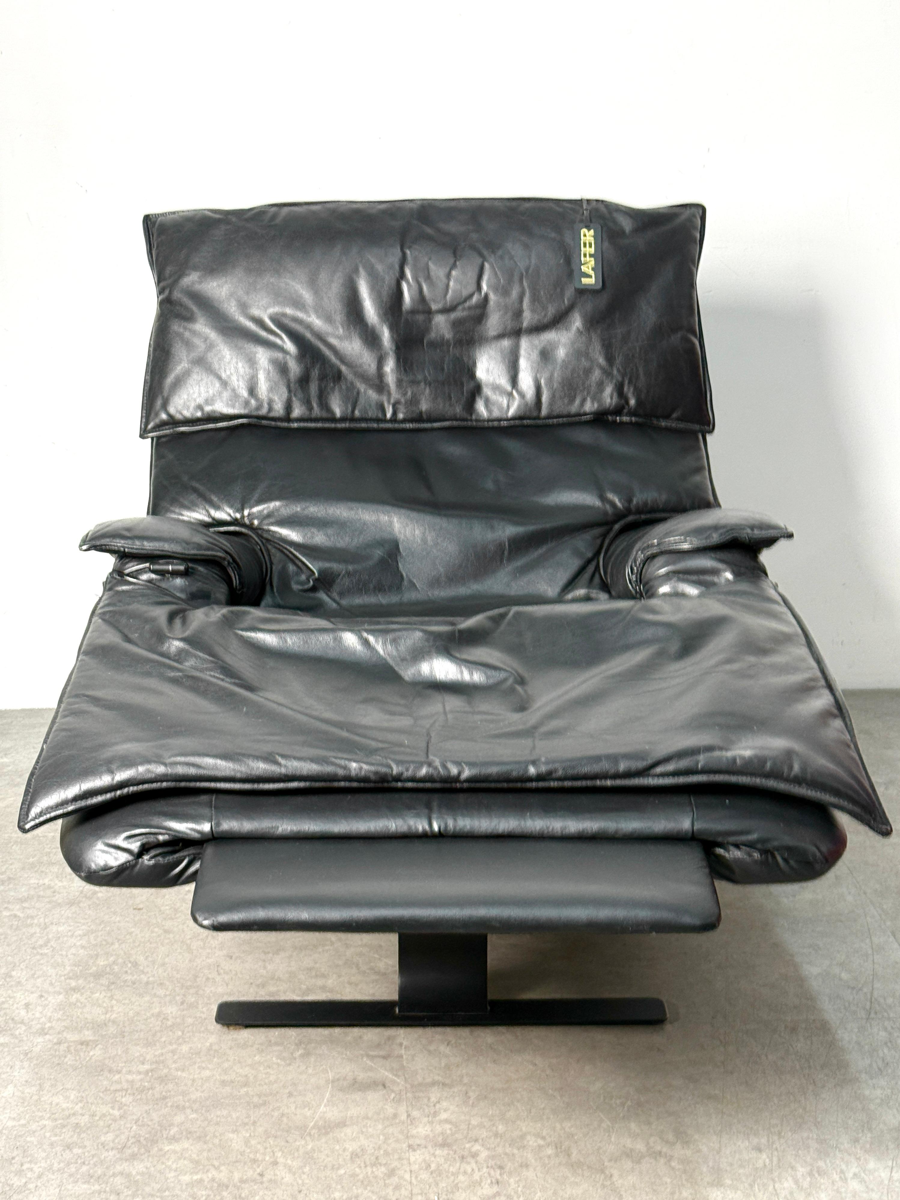 Percival Lafer Post Modern Brazilian Black Leather Reclining Pony Lounge Chair in vendita 1