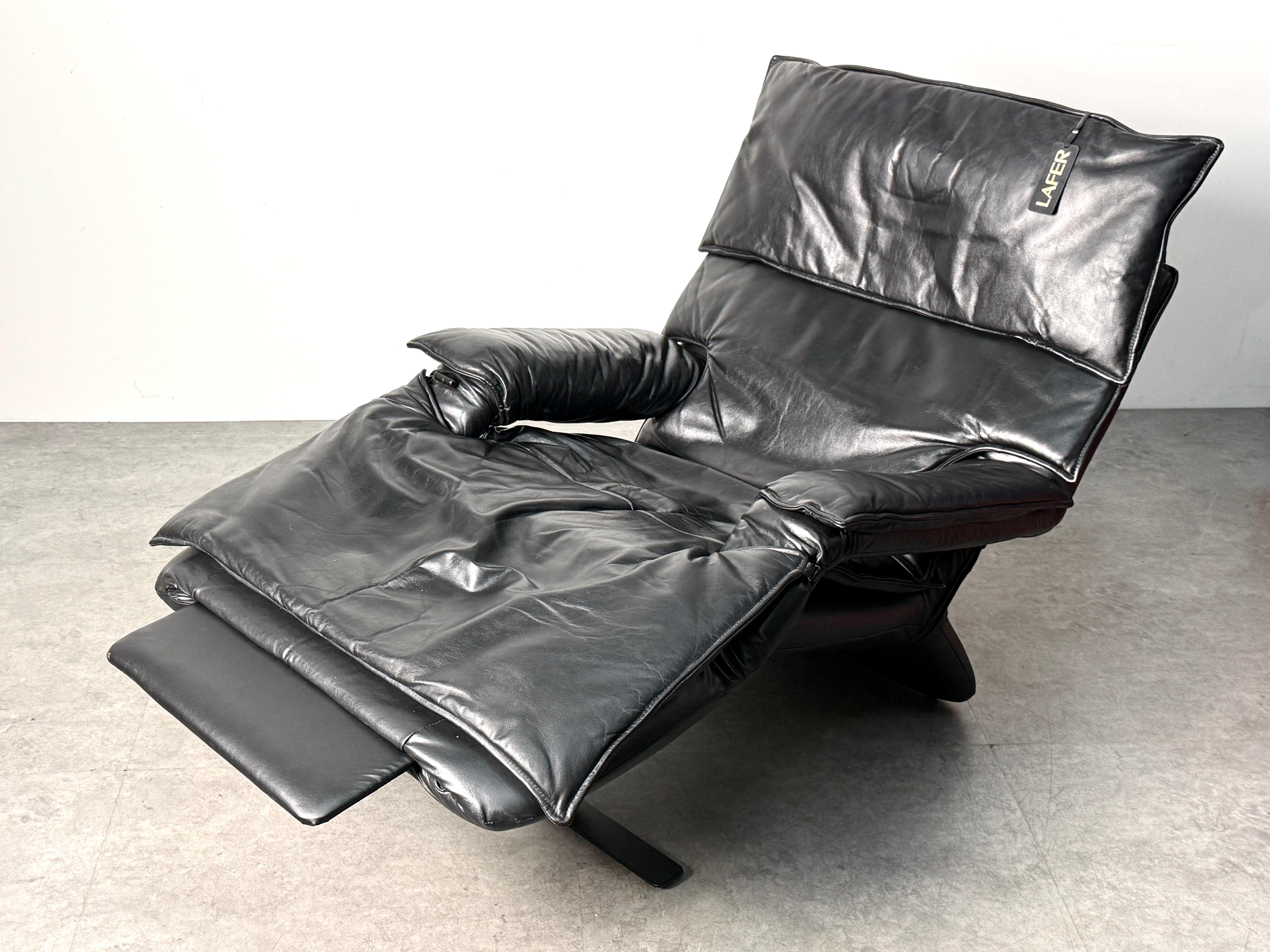 Percival Lafer Post Modern Brazilian Black Leather Reclining Pony Lounge Chair in vendita 2