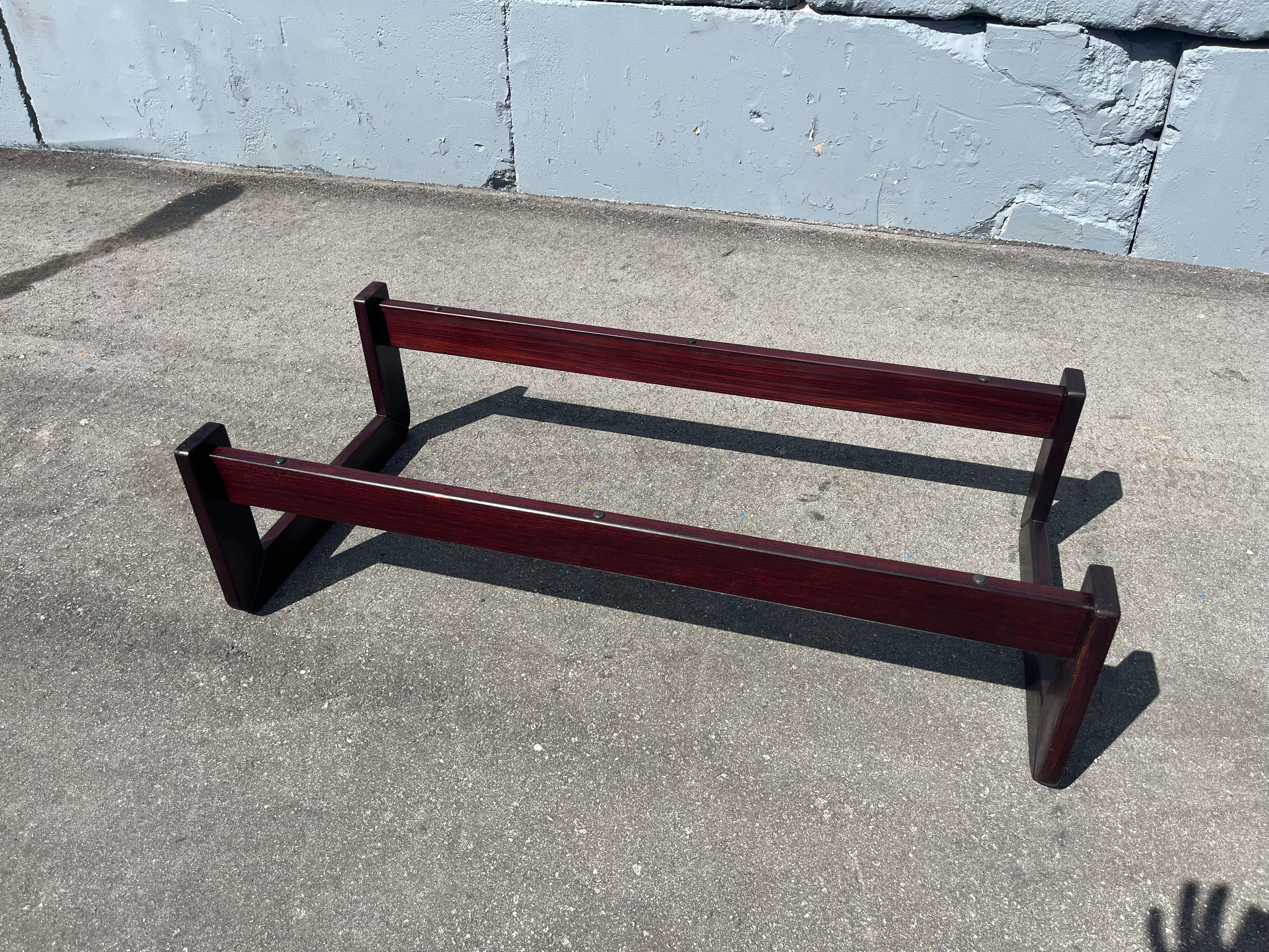 Table basse en bois de rose Percival Lafer Brésil en vente 6