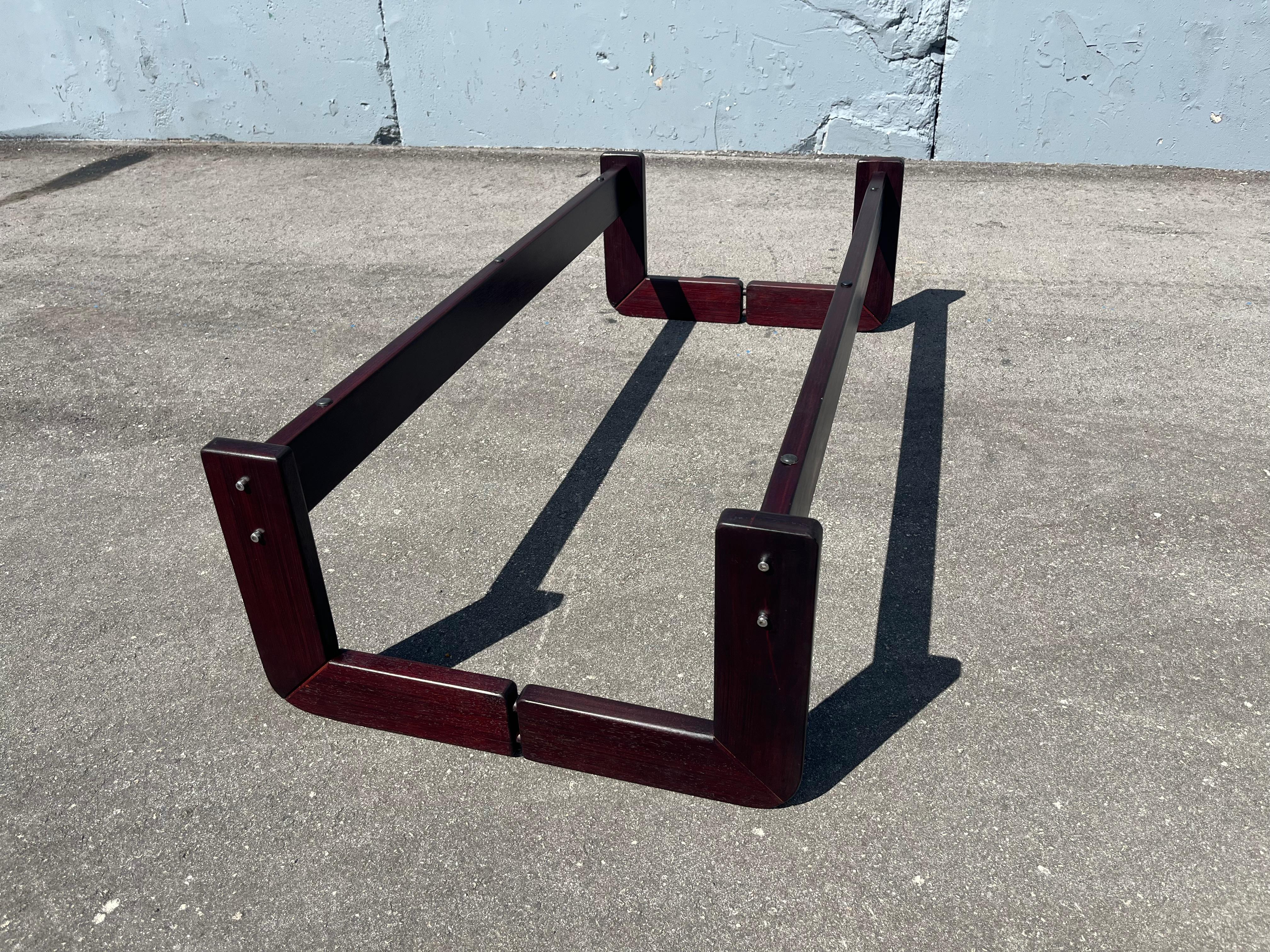 Table basse en bois de rose Percival Lafer Brésil Bon état - En vente à Miami, FL