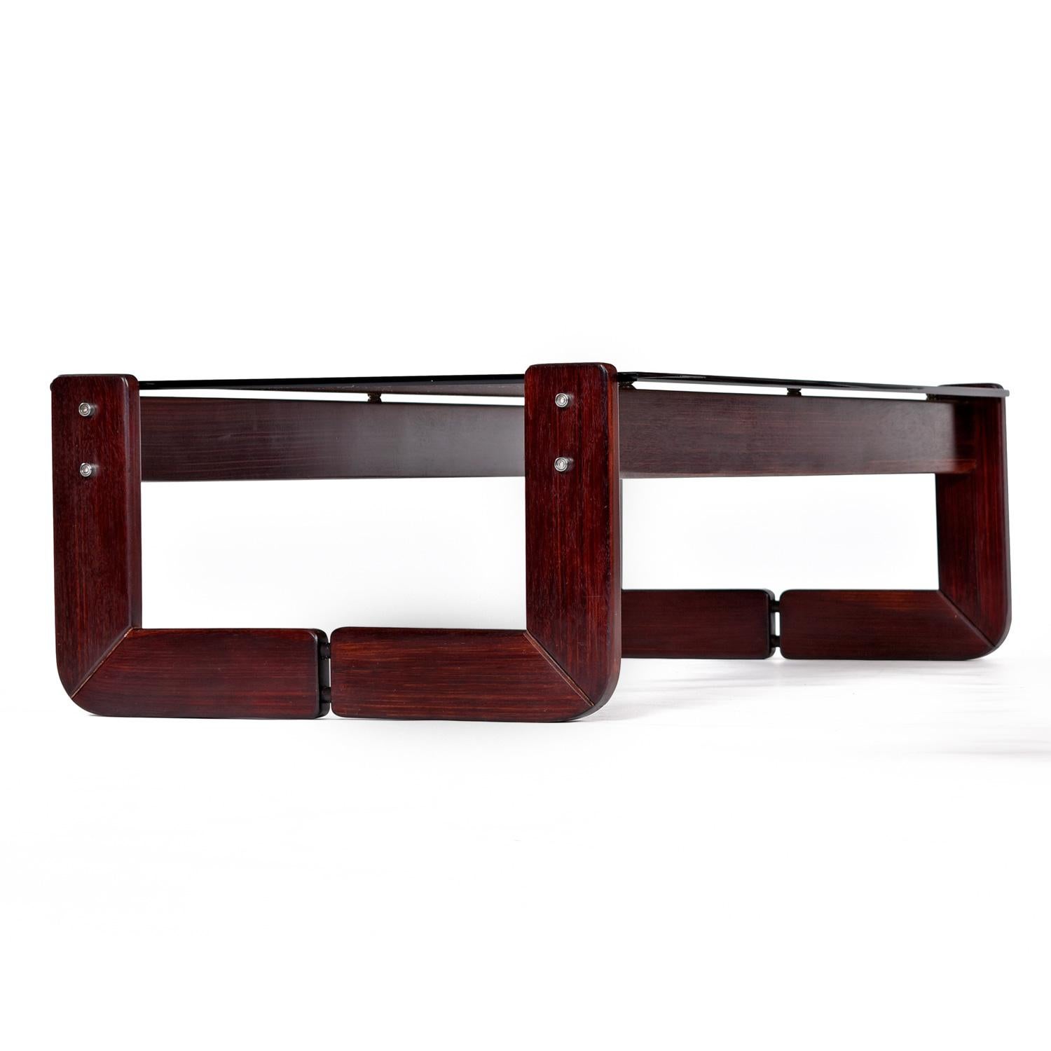 Mesa baja Percival Lafer de palisandro con tapa de cristal ahumado Moderno de mediados de siglo en venta