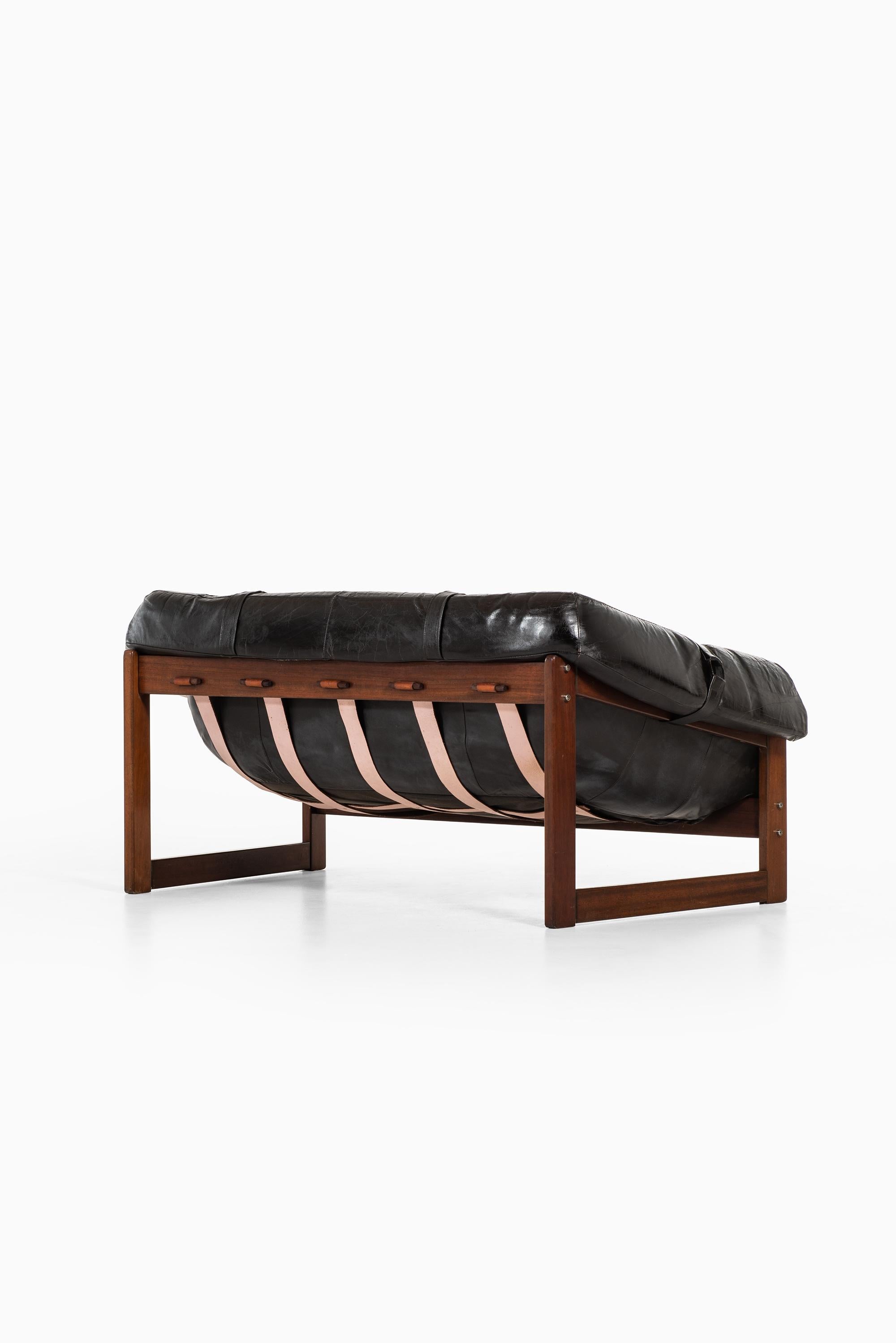 Leather Percival Lafer Sofa Model MP-091 Produced by Lafer MP in Brazil
