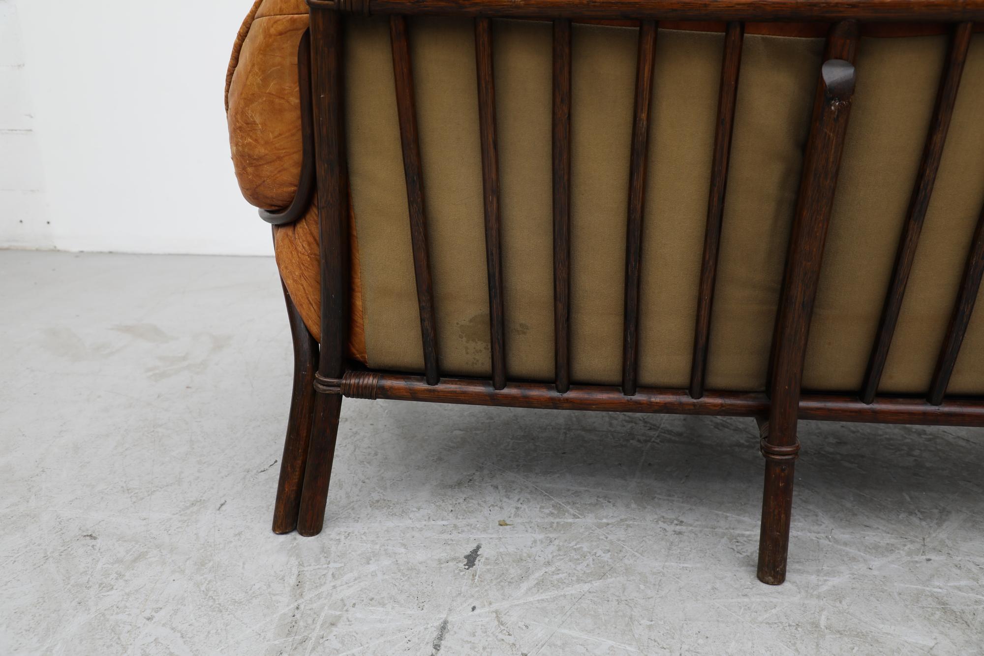Cuir Fauteuil brutaliste de style Percival Lafer avec cadre en bambou et coussins en cuir cognac en vente