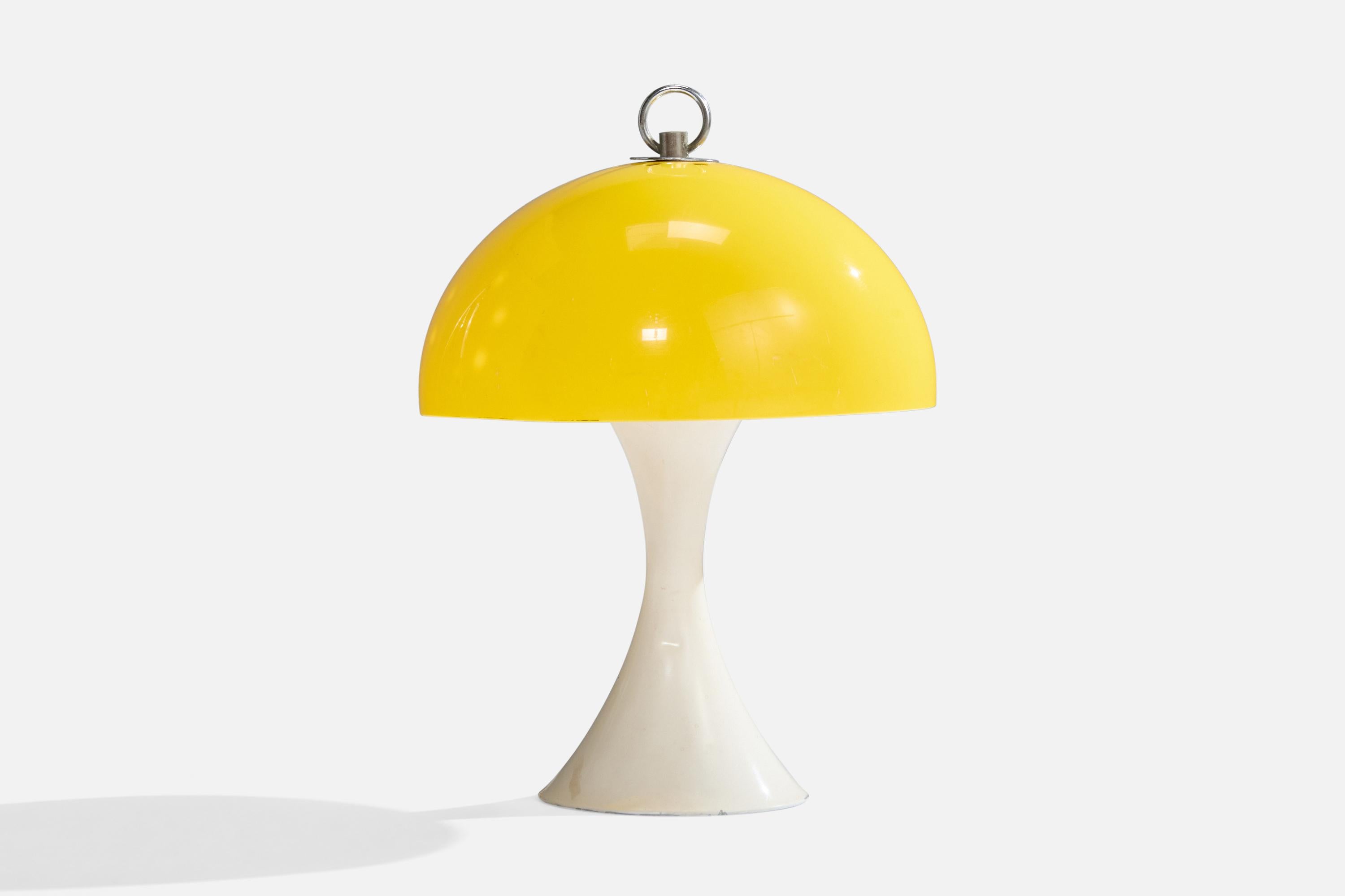 A white-lacquered metal and yellow acrylic table lamp designed and produced by Percival Lafer, Brazil, c. 1970s.

Dimensions of Lamp with Shade (inches): 12.7“ H x 9.25“ Diameter

Bulb Specifications: E-14 incandescent T8

Number of Sockets (per