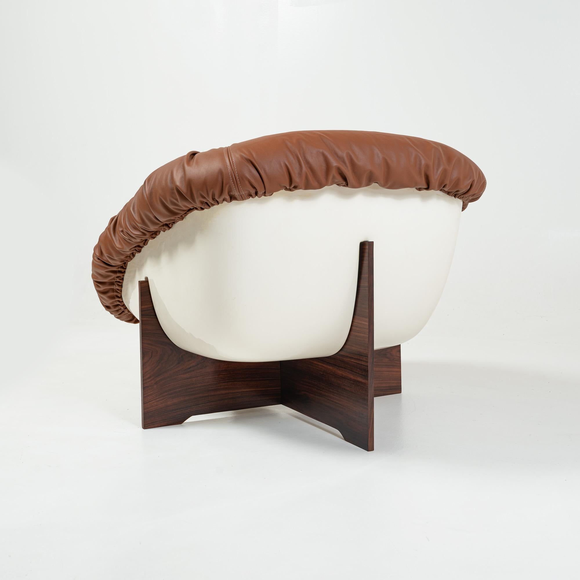 Late 20th Century Percival Lafer's Lounge Chair model MP-61 in Maharam Leather and Rosewood, 1973 For Sale