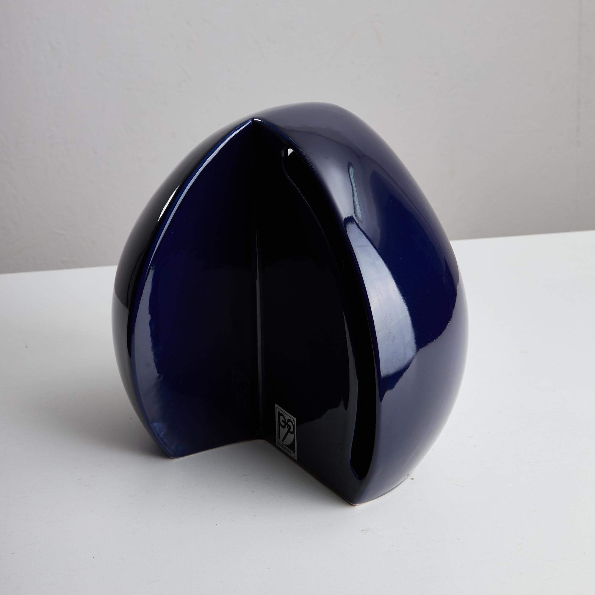 Fine XX secolo Lampada da tavolo in ceramica Perdomello 70 Blue Hemisphere, anni '70 in vendita