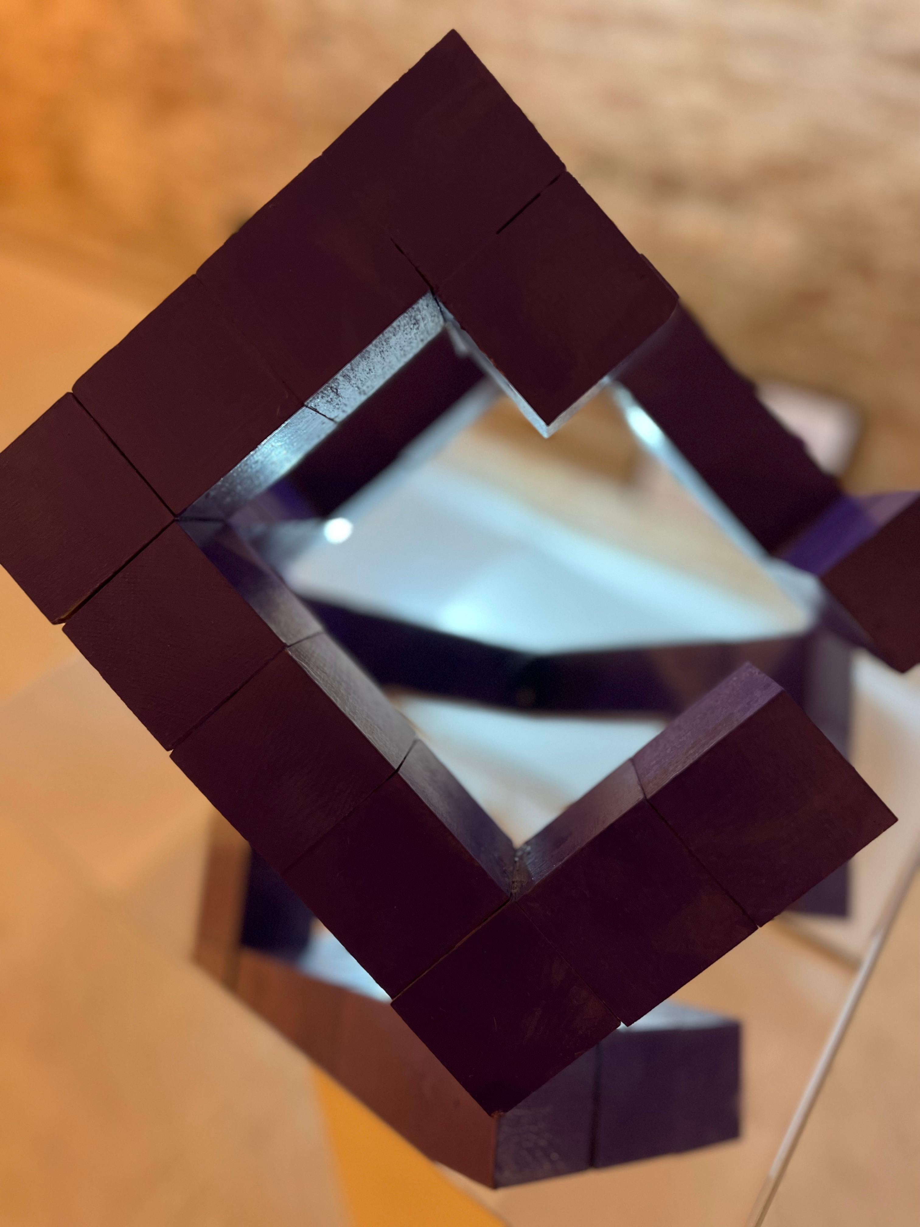 Die Skulptur  wird mit einem Werk- und Echtheitszertifikat angeboten