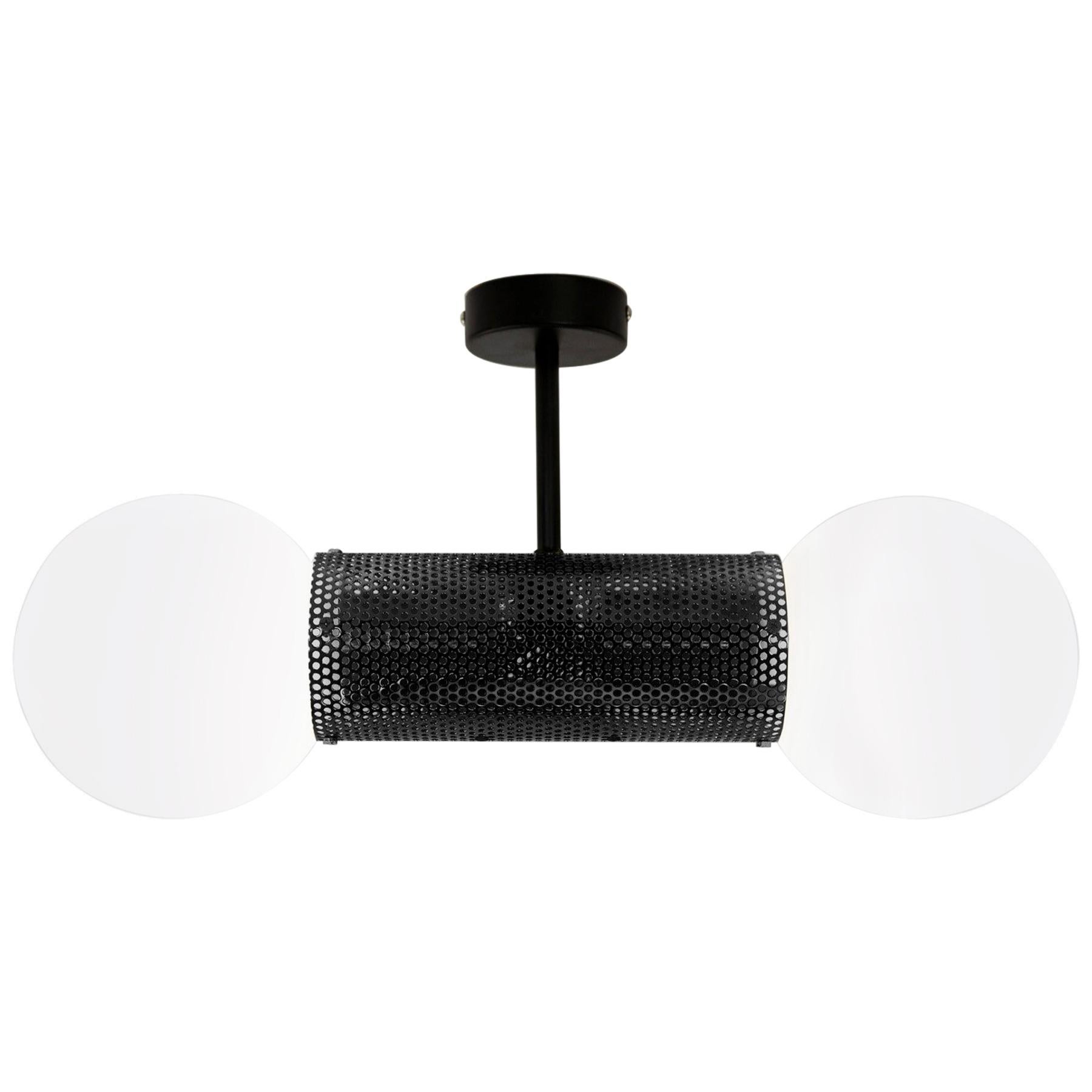 Lampe à suspension double Perf, tube perforé noir mat, abat-jours ronds en verre en vente