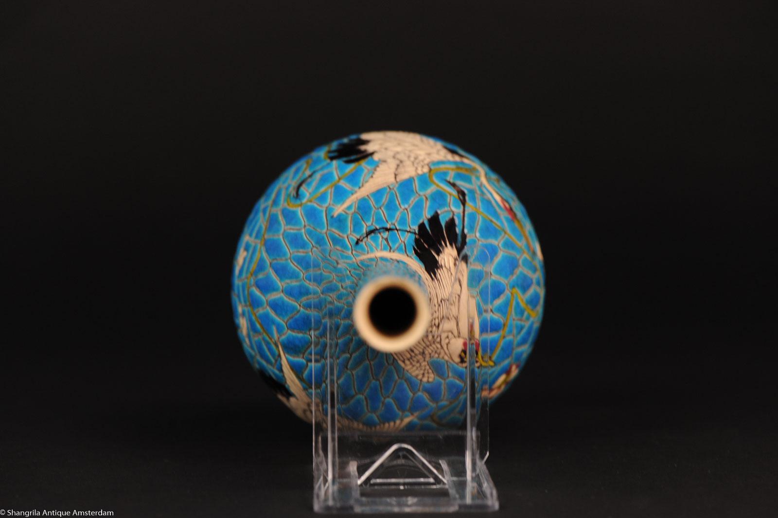 Ming Perfect Antique Japanese Porcelain Vase Lobbed Birds Flowers, 19 Century