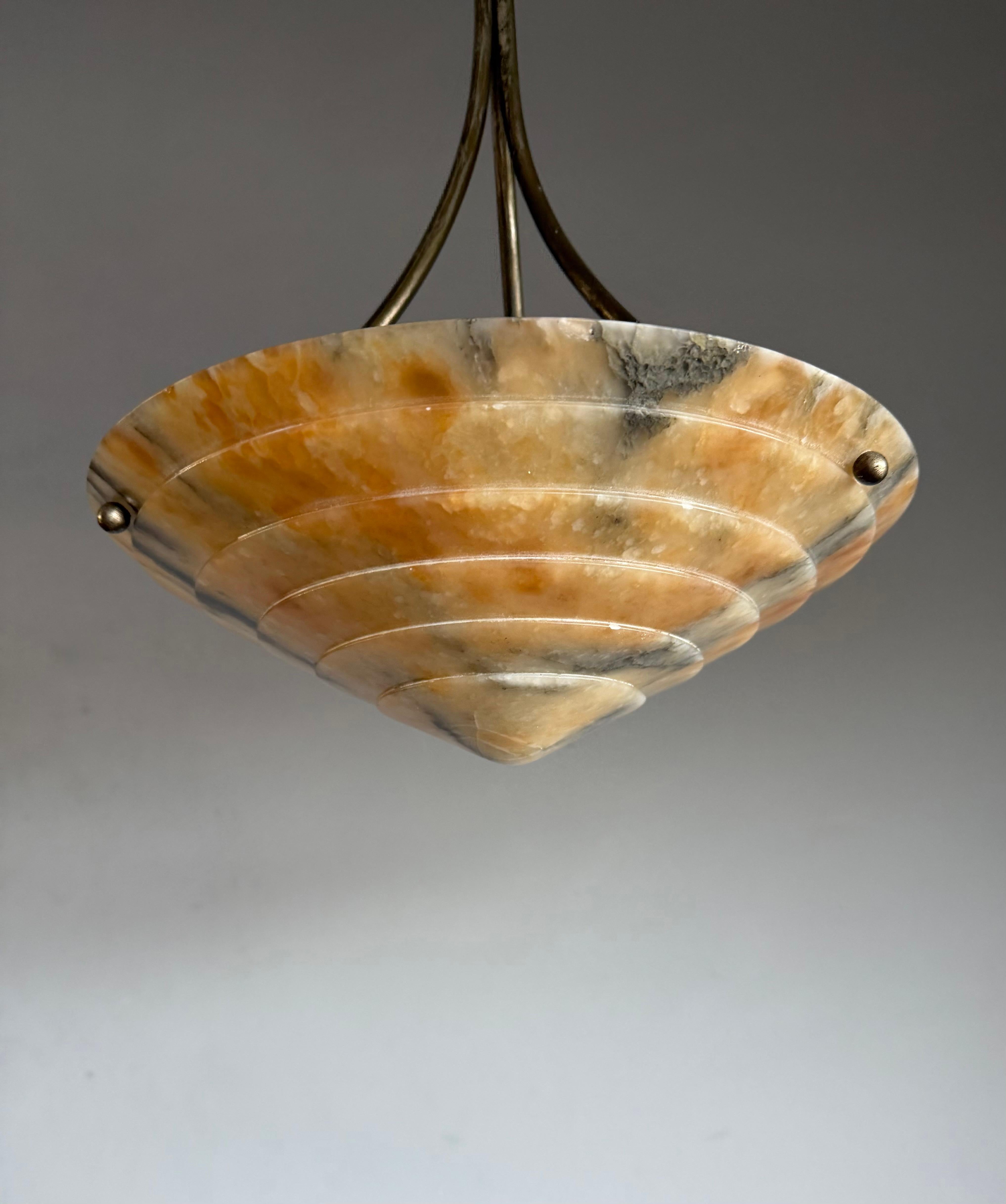 Lampada da soffitto in alabastro a più strati, perfetta in stile Art Deco e con un diametro di 13,7