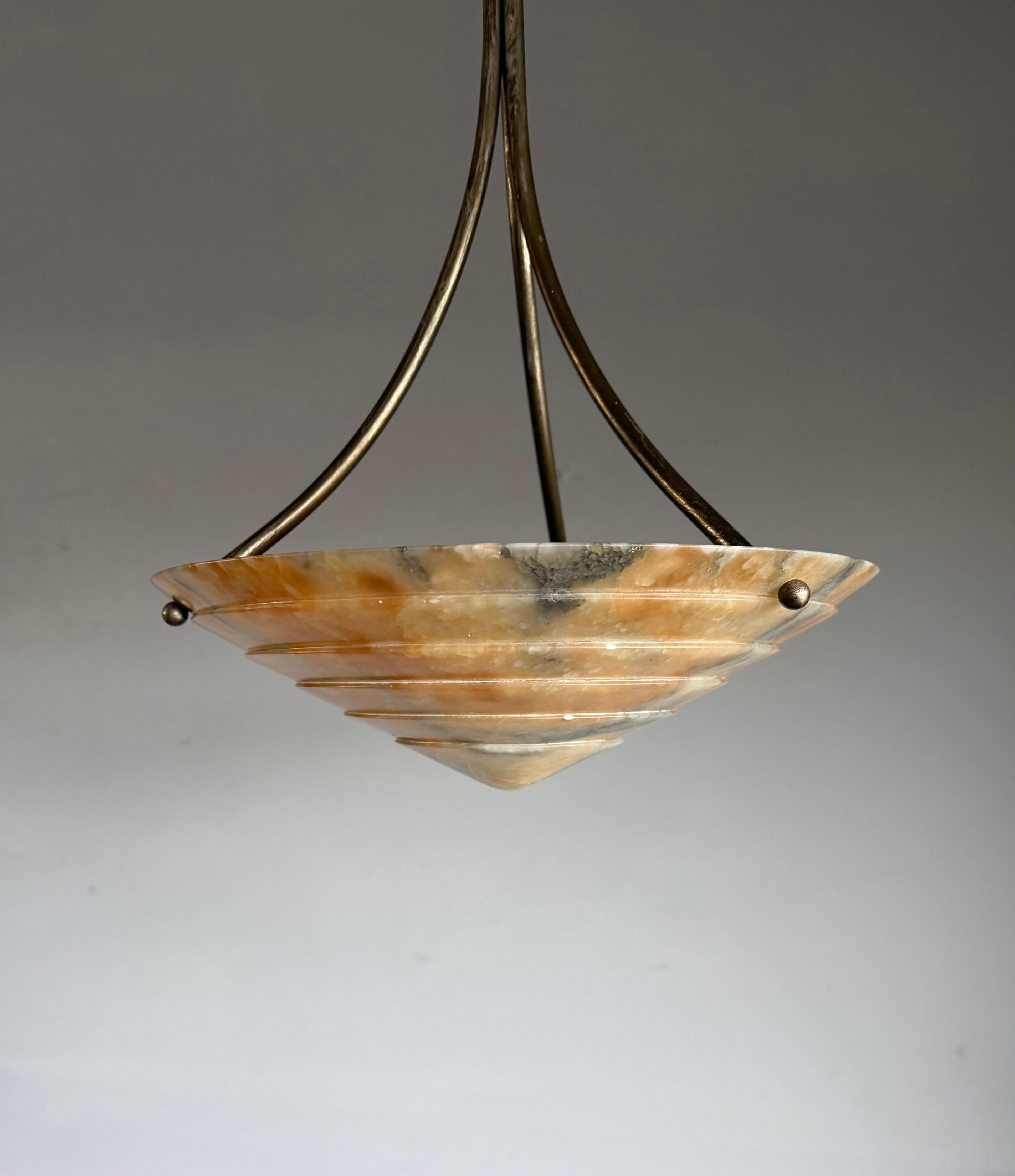 Lampada da soffitto in alabastro a più strati, perfetta in stile Art Deco e con un diametro di 13,7