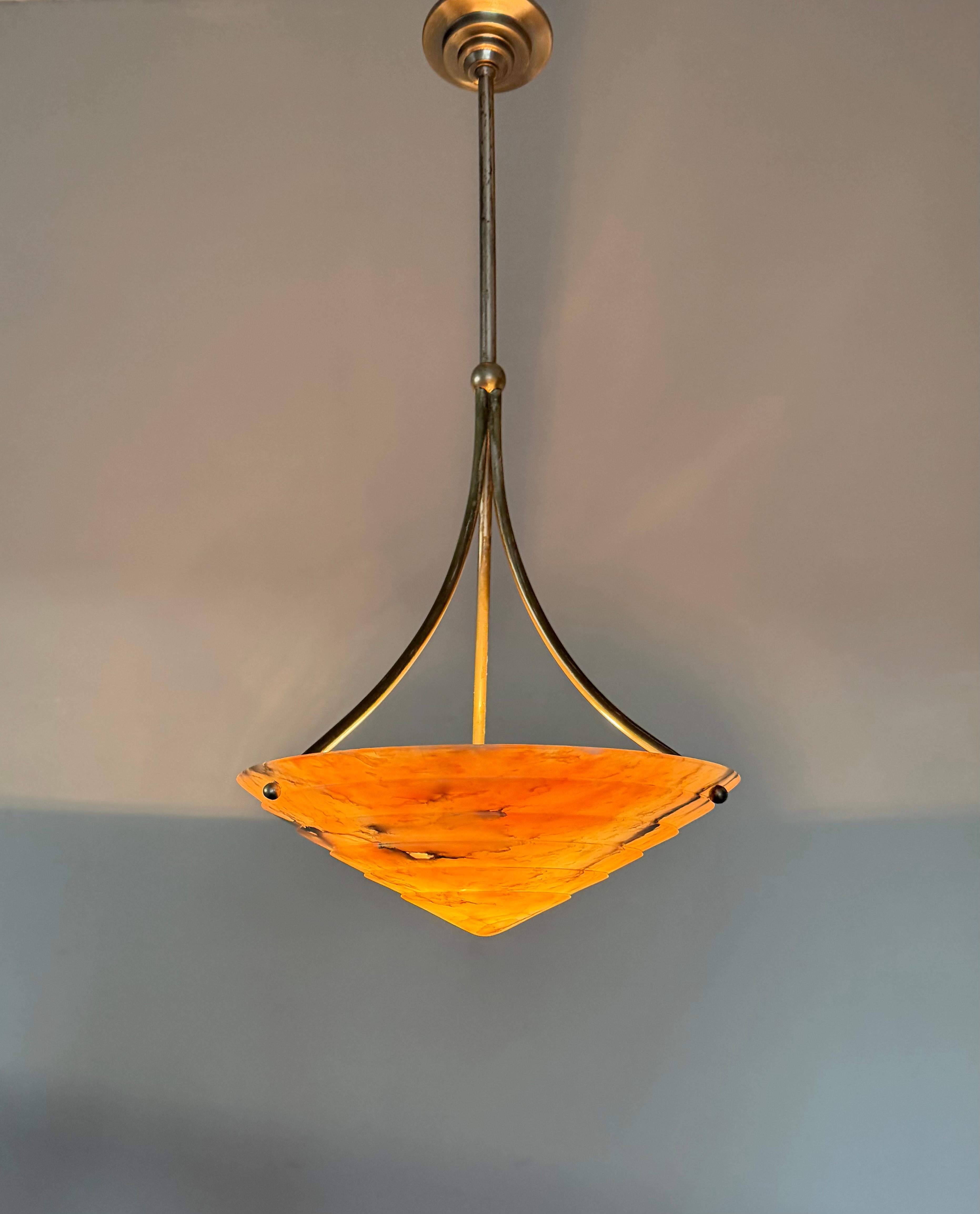 Lampada da soffitto in alabastro a più strati, perfetta in stile Art Deco e con un diametro di 13,7