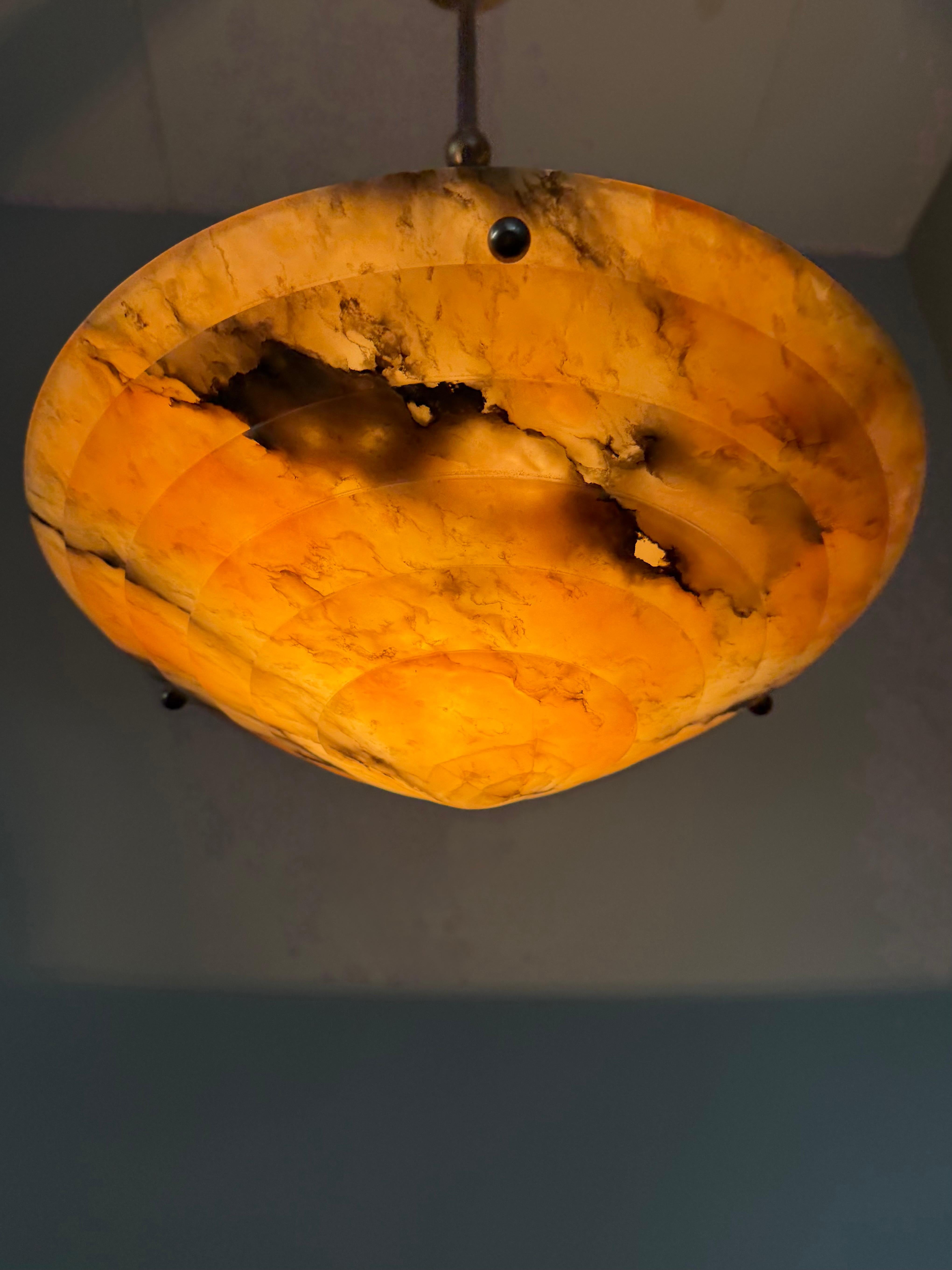 Lampada da soffitto in alabastro a più strati, perfetta in stile Art Deco e con un diametro di 13,7
