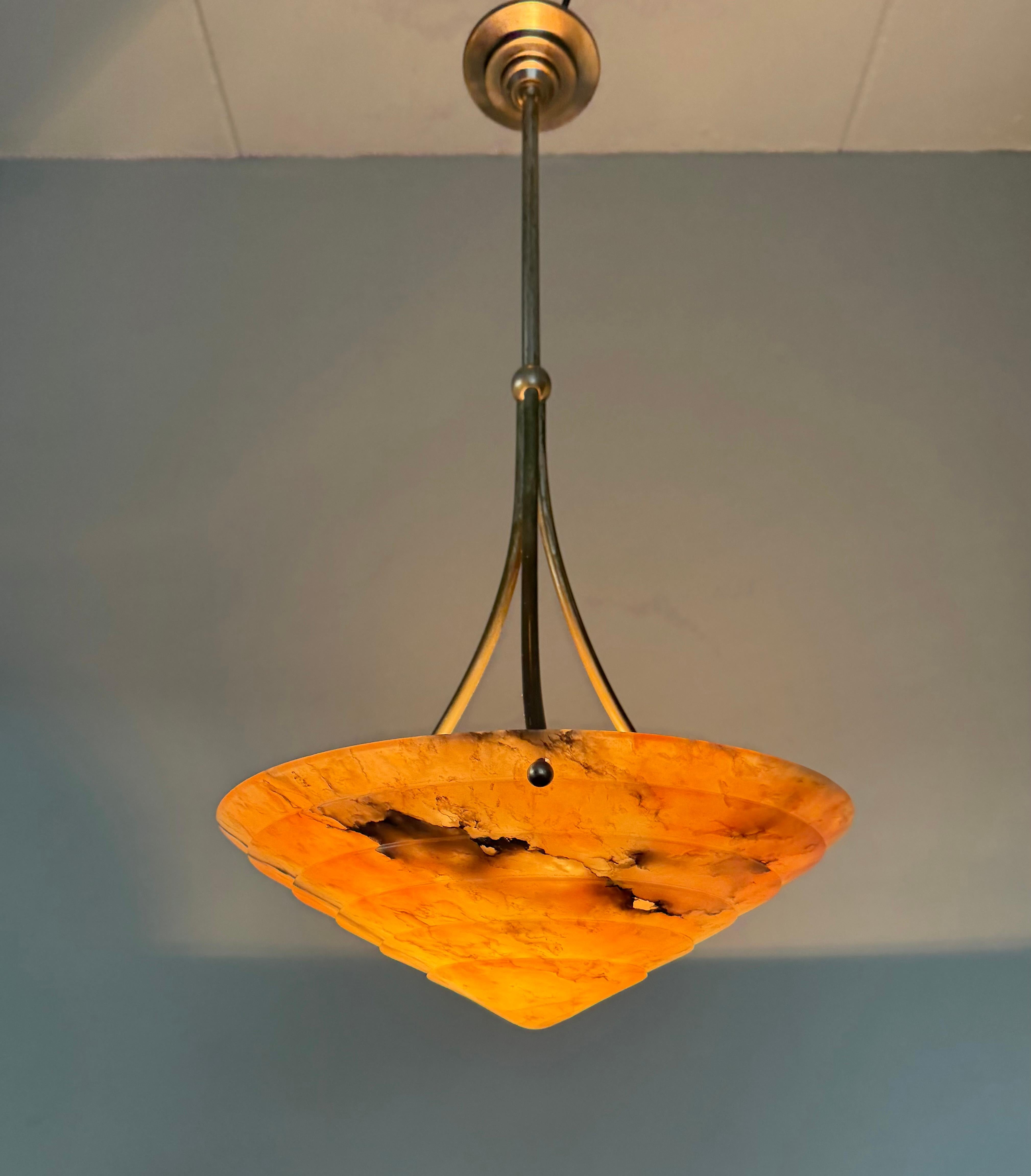 Lampada da soffitto in alabastro a più strati, perfetta in stile Art Deco e con un diametro di 13,7