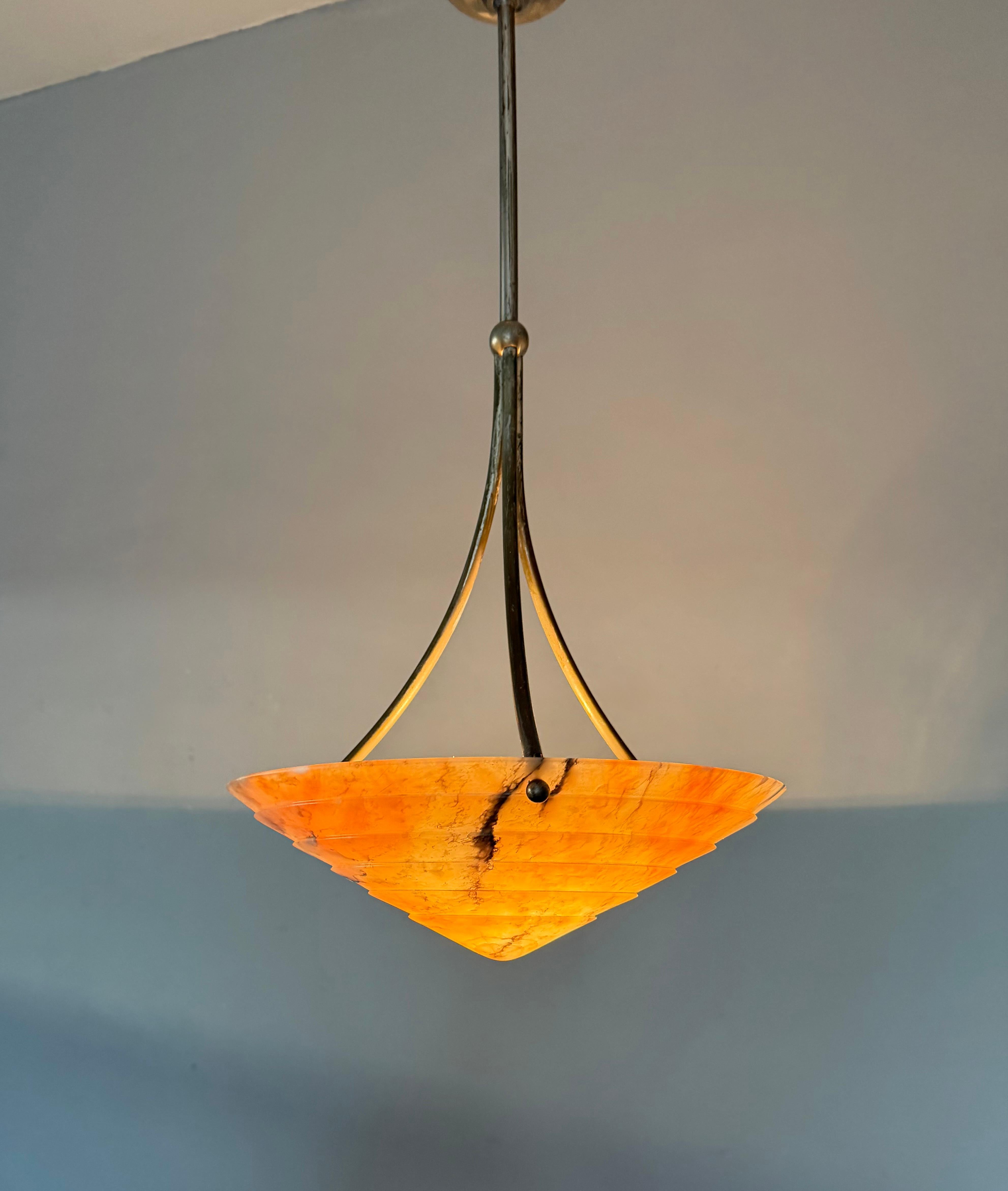 Lampada da soffitto in alabastro a più strati, perfetta in stile Art Deco e con un diametro di 13,7