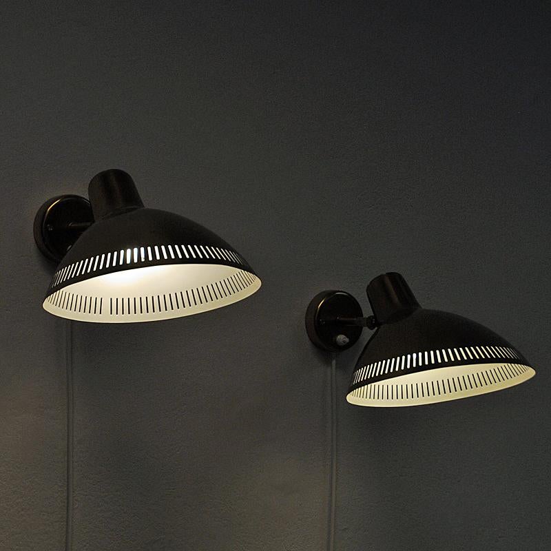 Metà XX secolo Bella coppia di lampade da parete in ottone di Hans Bergström per Atelje Lyktan, Svezia, anni '60