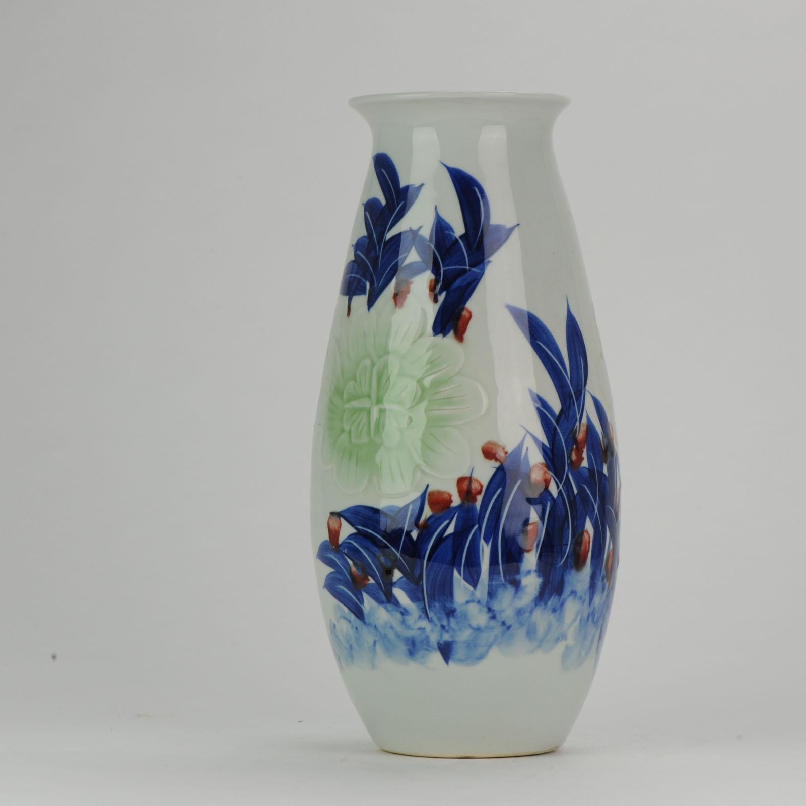 Perfect Chinese porcelain PRoC Vase Flowers Tulips Unusual Calligraphy For Sale 1