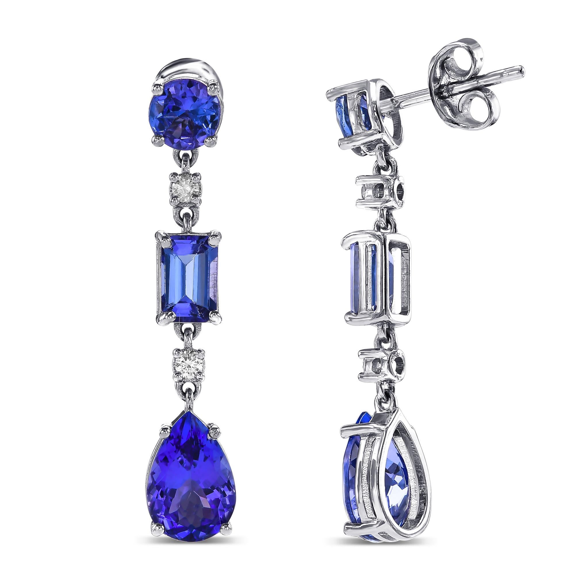 Perfect Color 4.19 Ct Tanzanite and Diamonds Earrings In New Condition In Ramat Gan, IL