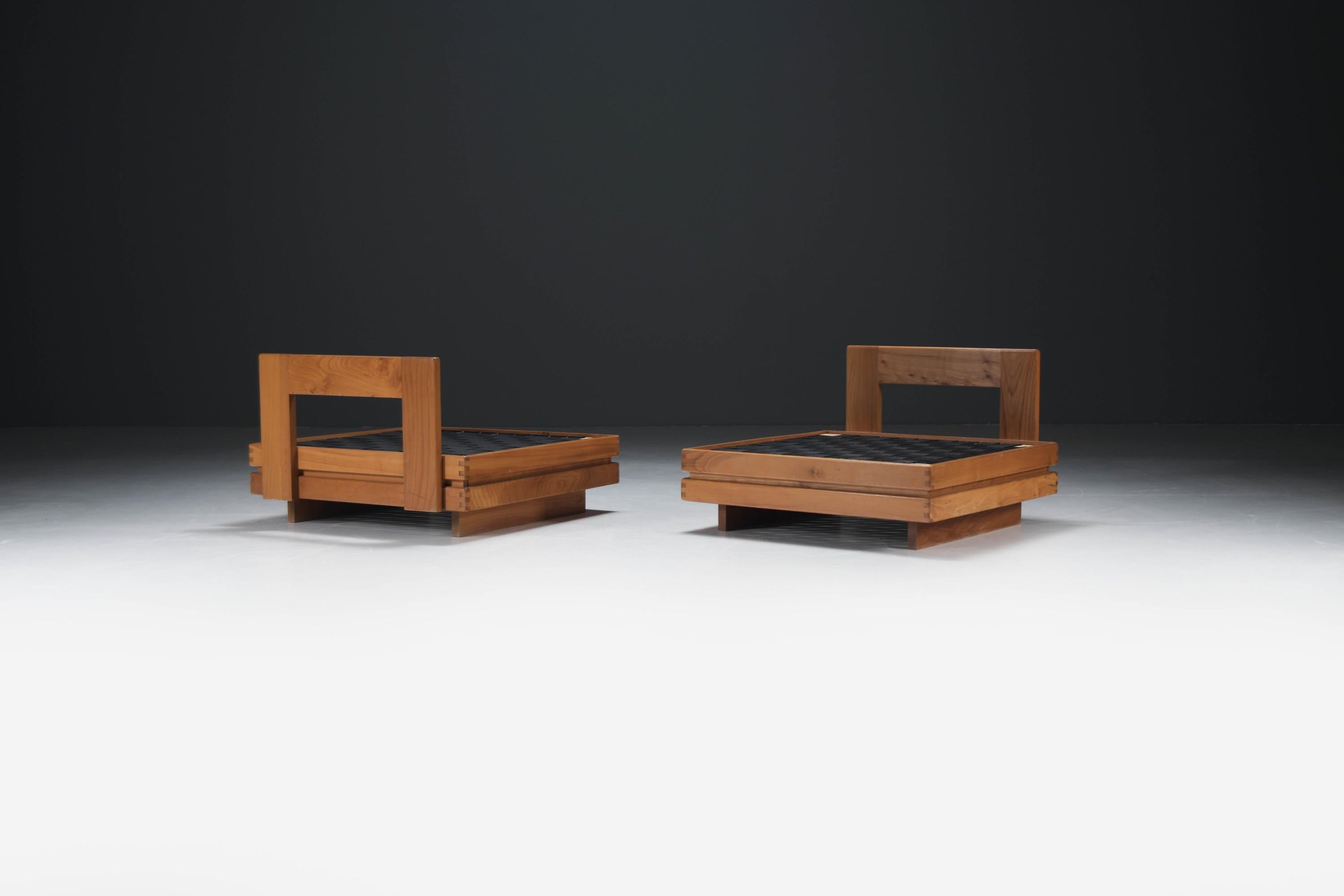 Perfect Elm wooden lounge set in bouclé by Maison Regain France 1970s For Sale 13
