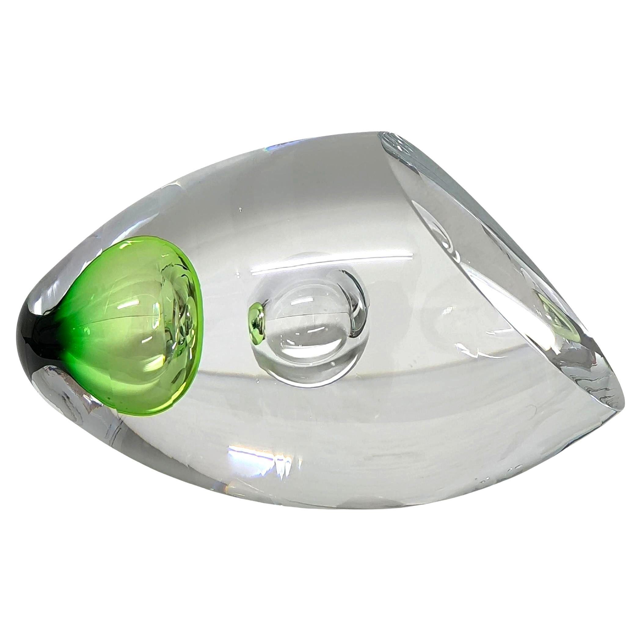 PERFECT GIFT Swedish art glass Briefbeschwerer - Mid-Century Jewell mit Smaragdkern