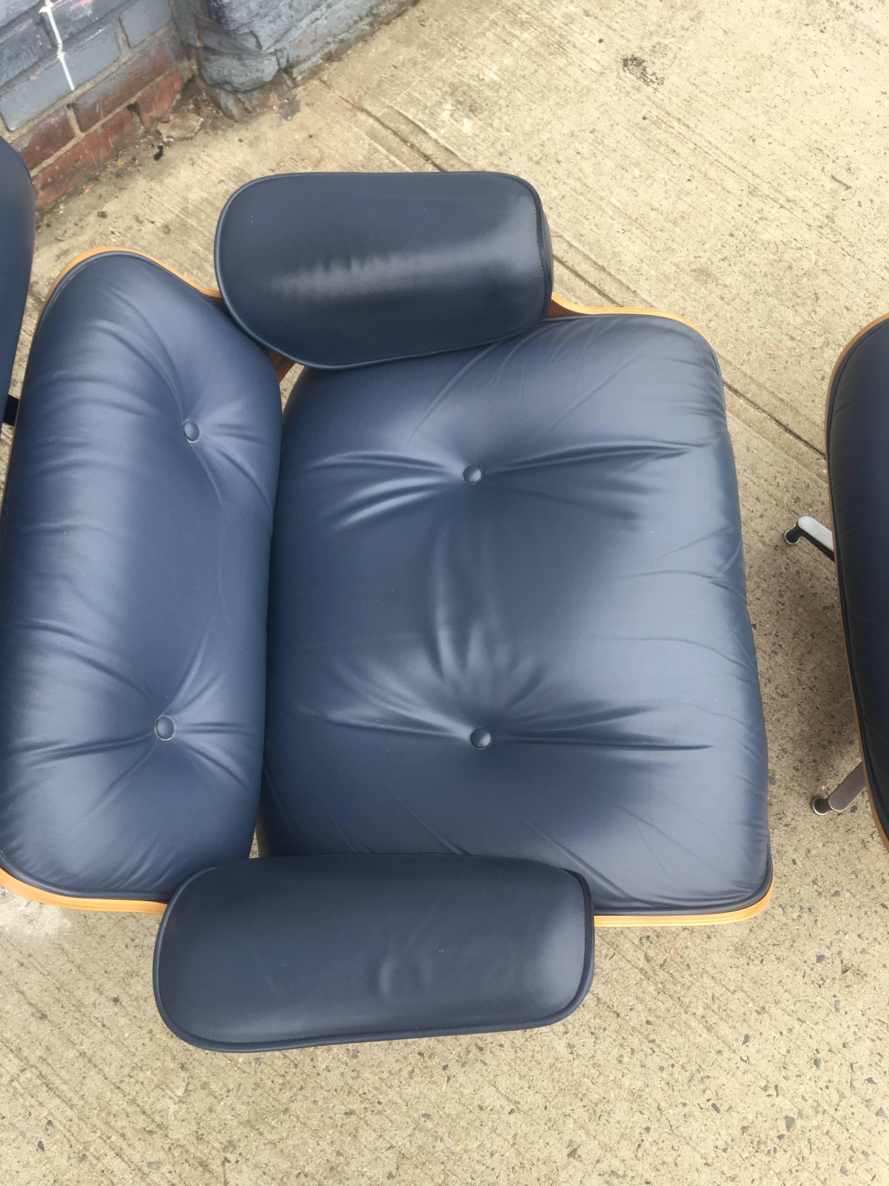 Perfect Herman Miller Eames Lounge Chair and Ottoman in Custom Blue Leather 3
