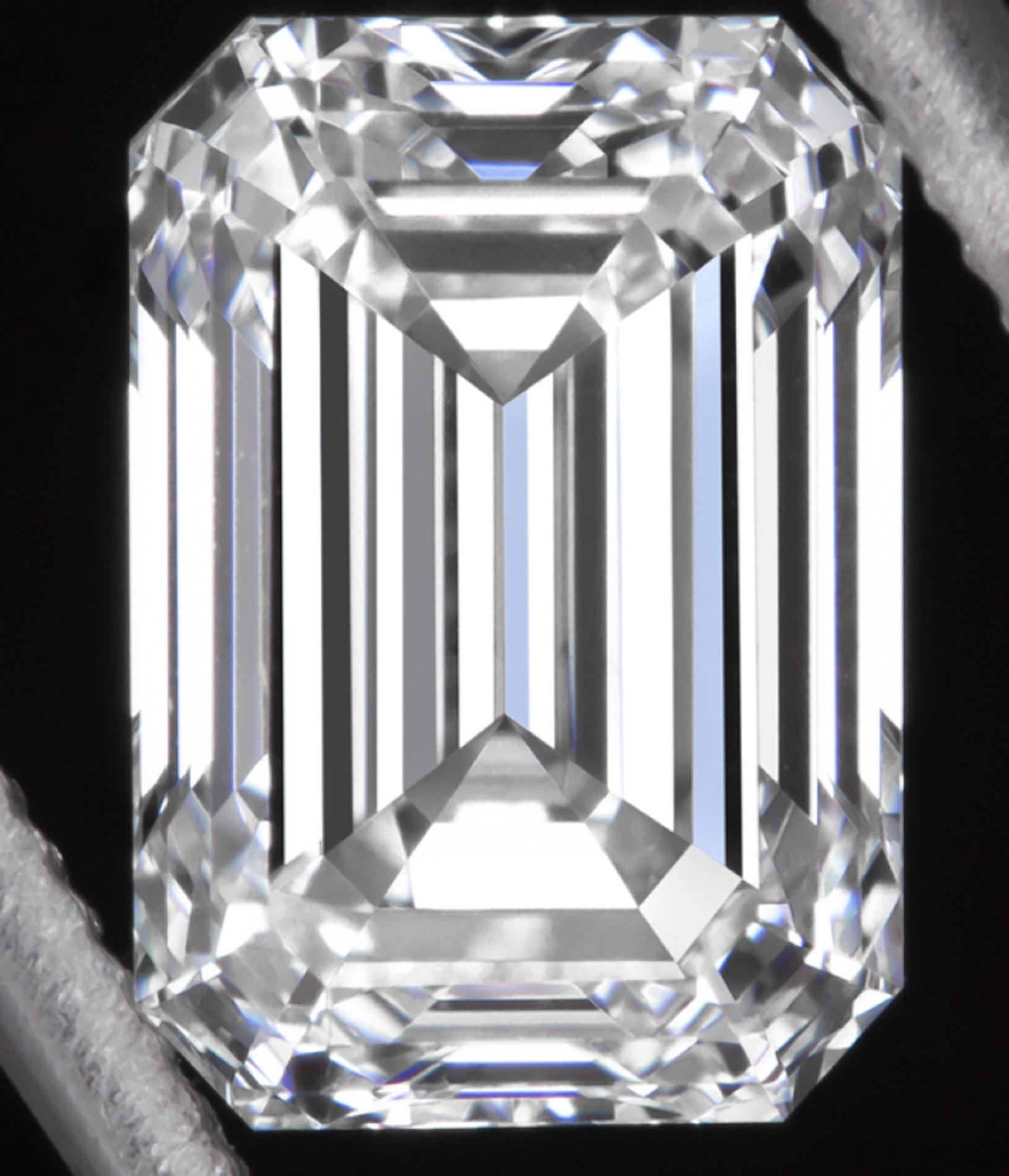 15 carat emerald cut diamond