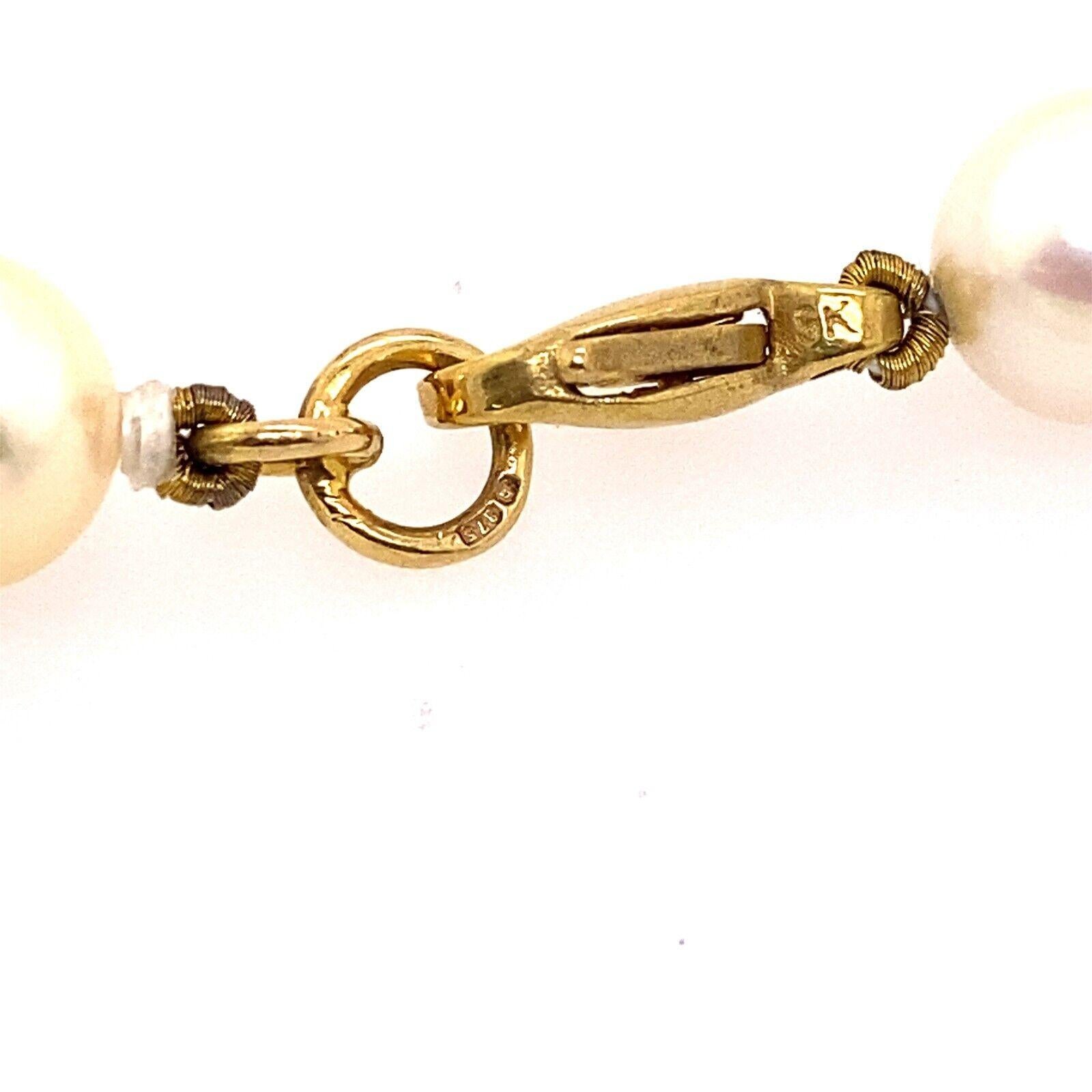 Perfect Matching 7mm Cultured Pearl Bracelet with 9ct Gold Beads in Between In Excellent Condition For Sale In London, GB