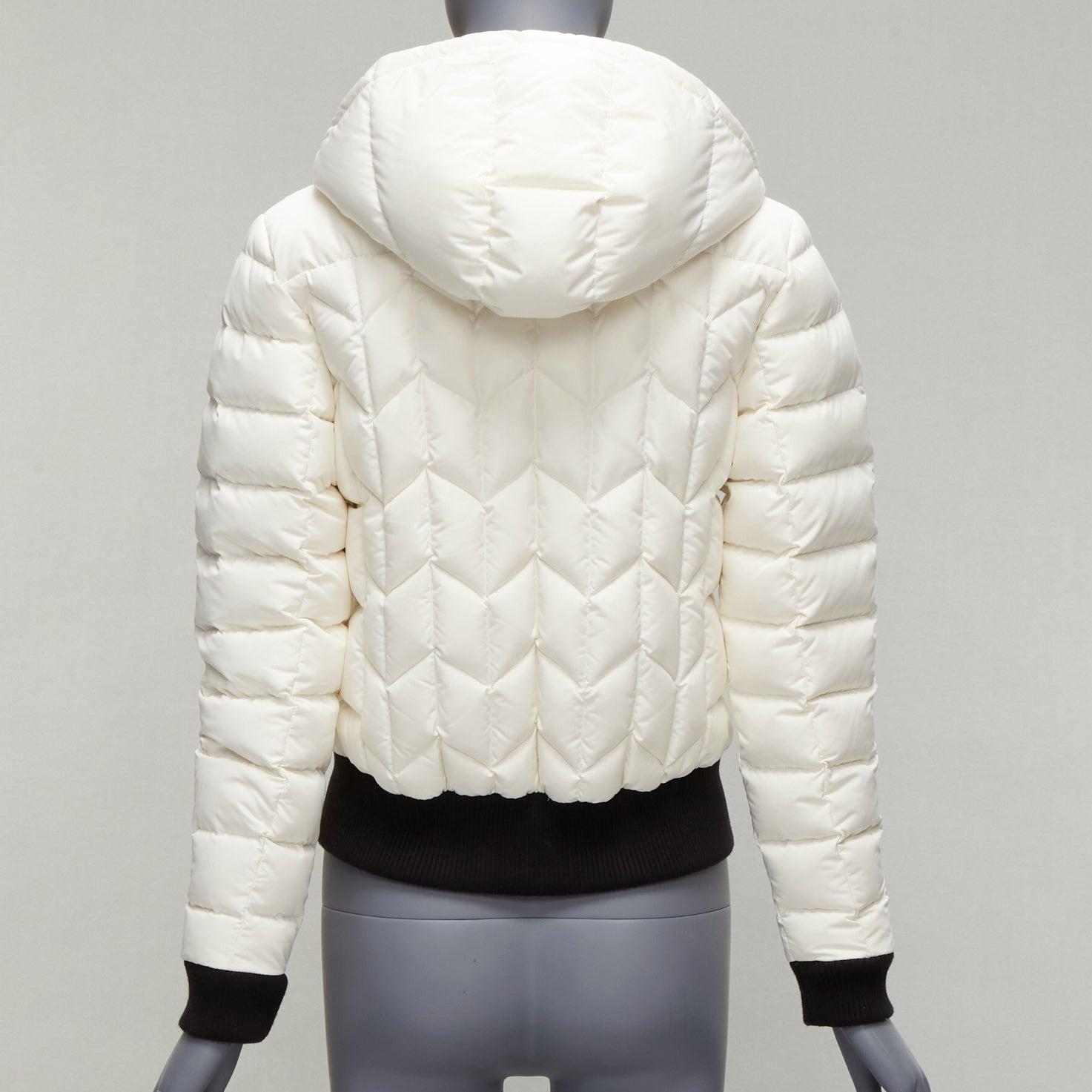 PERFECT MOMENT Veste polaire à capuche Cordon ivoire noir avec logo étoilé IT40 S en vente 2
