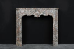 Kaminsims im Petite Rgence-Stil