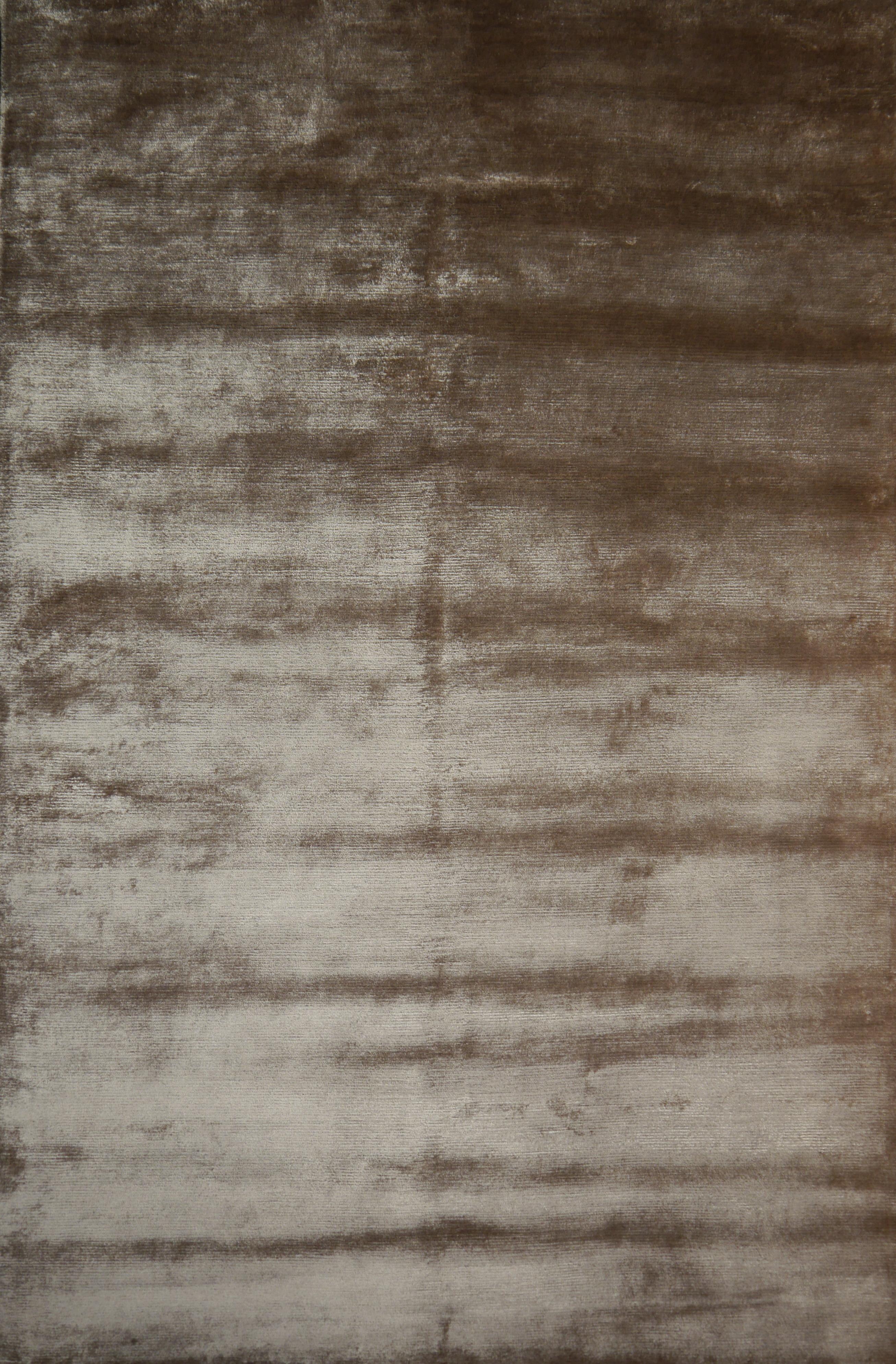 Parfait tapis gris glacier uni de la collection Bamboo Silk par Djoharian Collection en vente 12