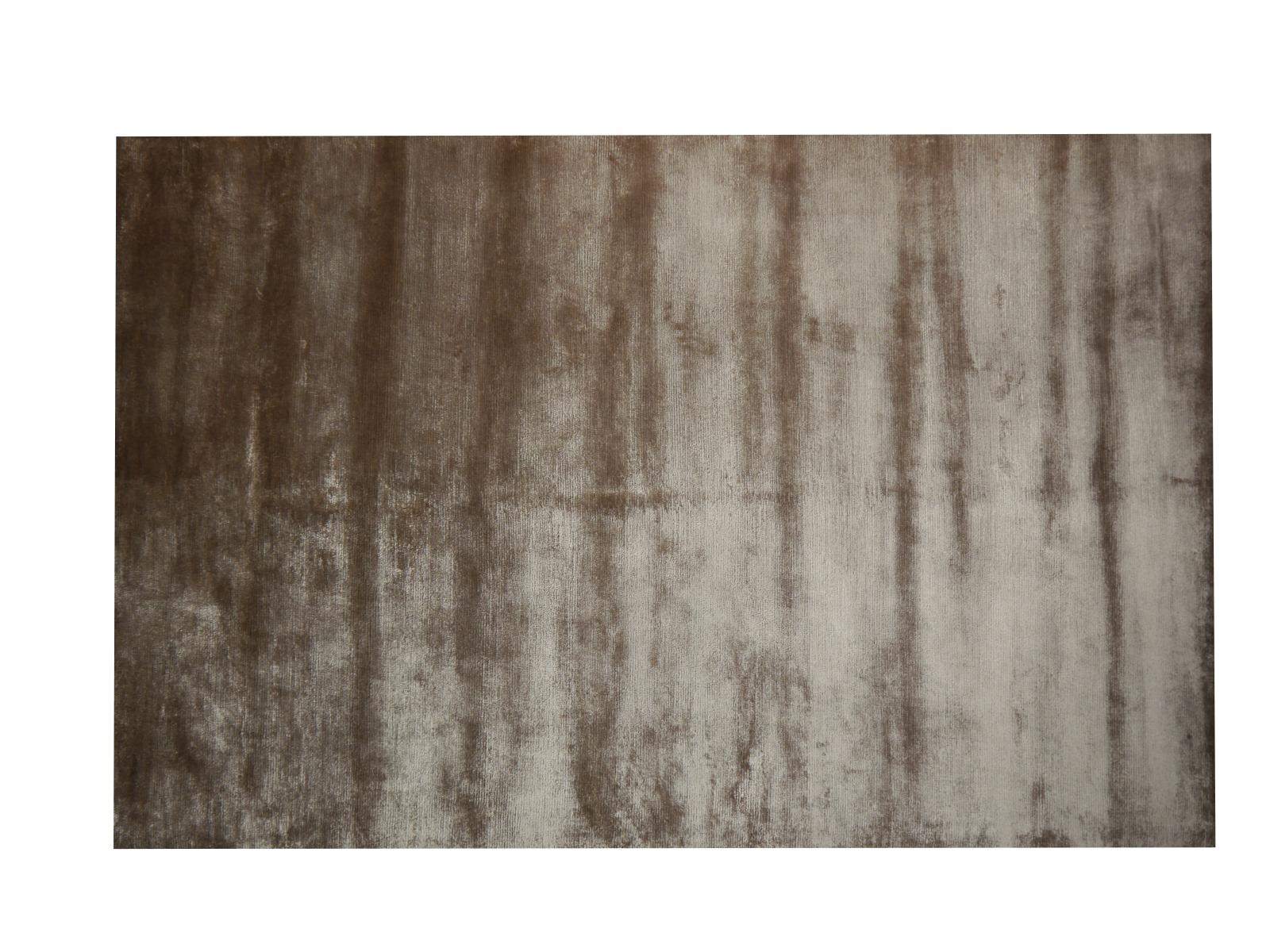 Moderne Parfait tapis gris glacier uni de la collection Bamboo Silk par Djoharian Collection en vente