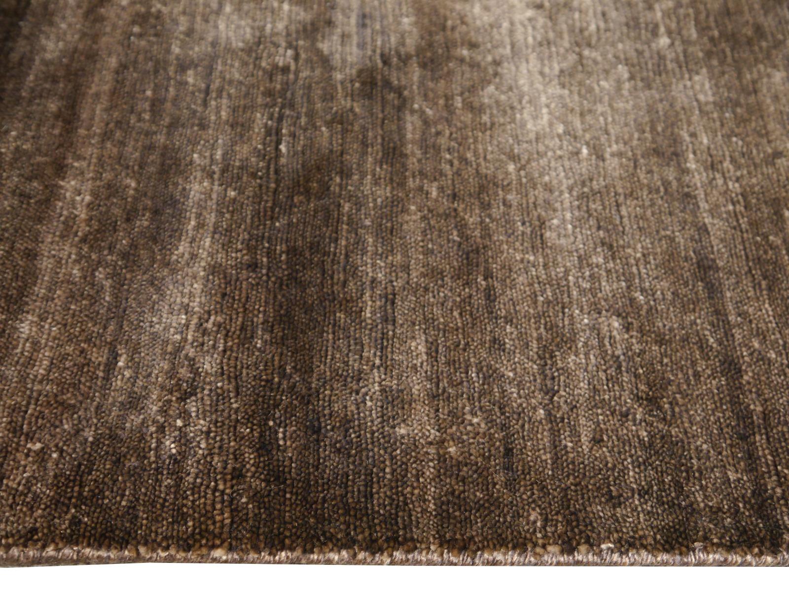 Perfect Plain Rug Collection Couleur Choco en soie de bambou par Djoharian Design en vente 9
