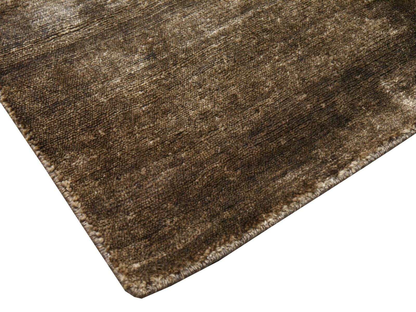 Perfect Plain Rug Collection Color Choco in Bamboo Silk by Djoharian Design In New Condition For Sale In Lohr, Bavaria, DE
