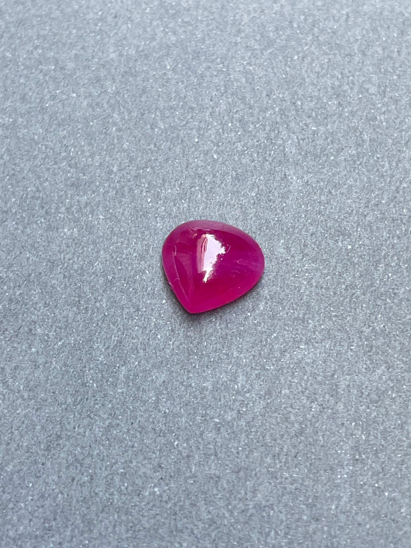 Natural Ruby Unheated Mozambique with GUILD certificate Clean clarity 

RA17
Name: Natural Ruby
weight: 3.97 Carats
size: 9.95*10.1*4.47mm
origin: Mozambique
color: Red
clarity:clean
certificate: GUILD
Cut: Cabochon



Precision cut and include
