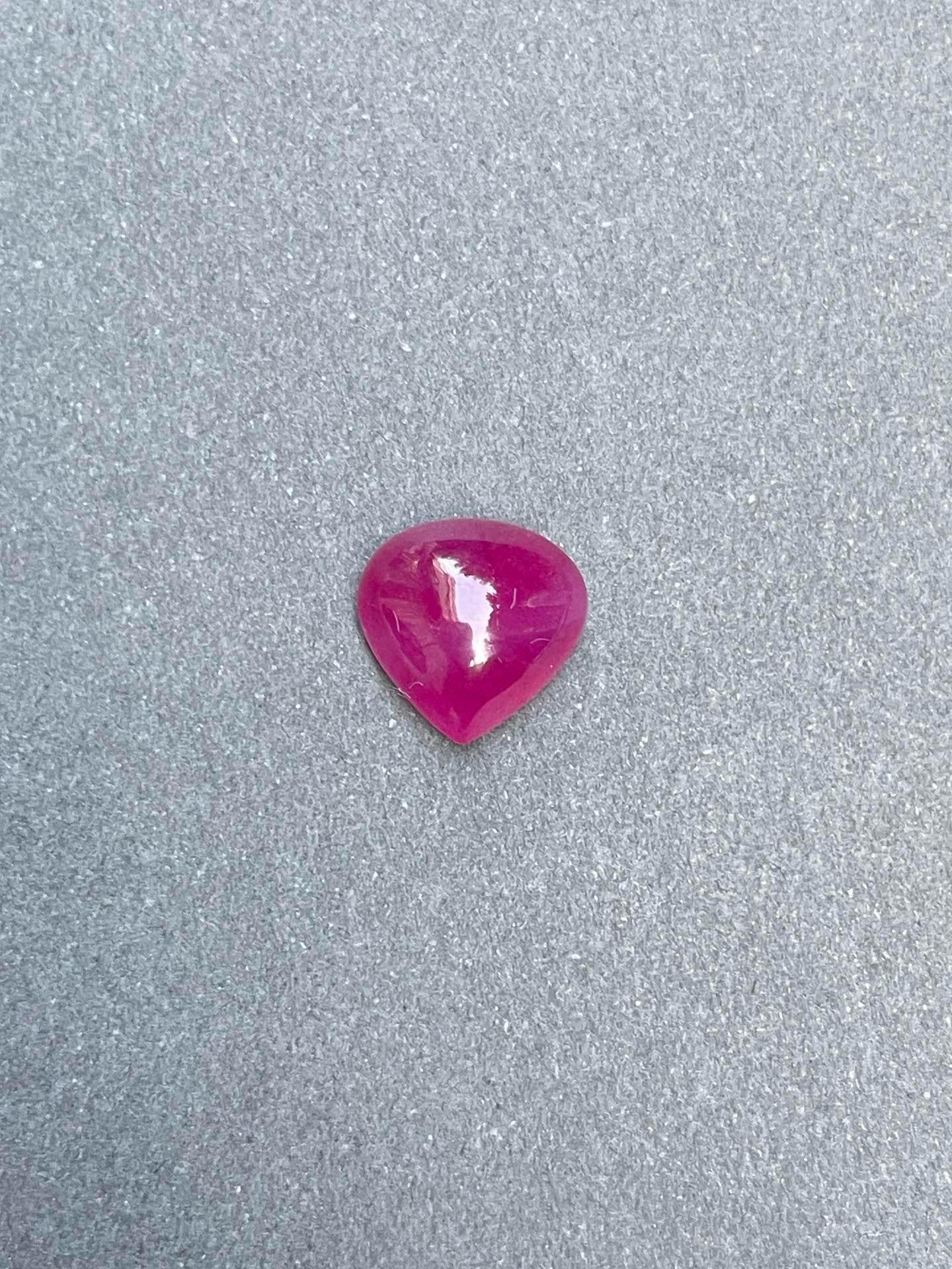 GUILD certificate Natural Ruby Unheated Mozambique Red Color 3.97 Carats In New Condition For Sale In bangkok, TH