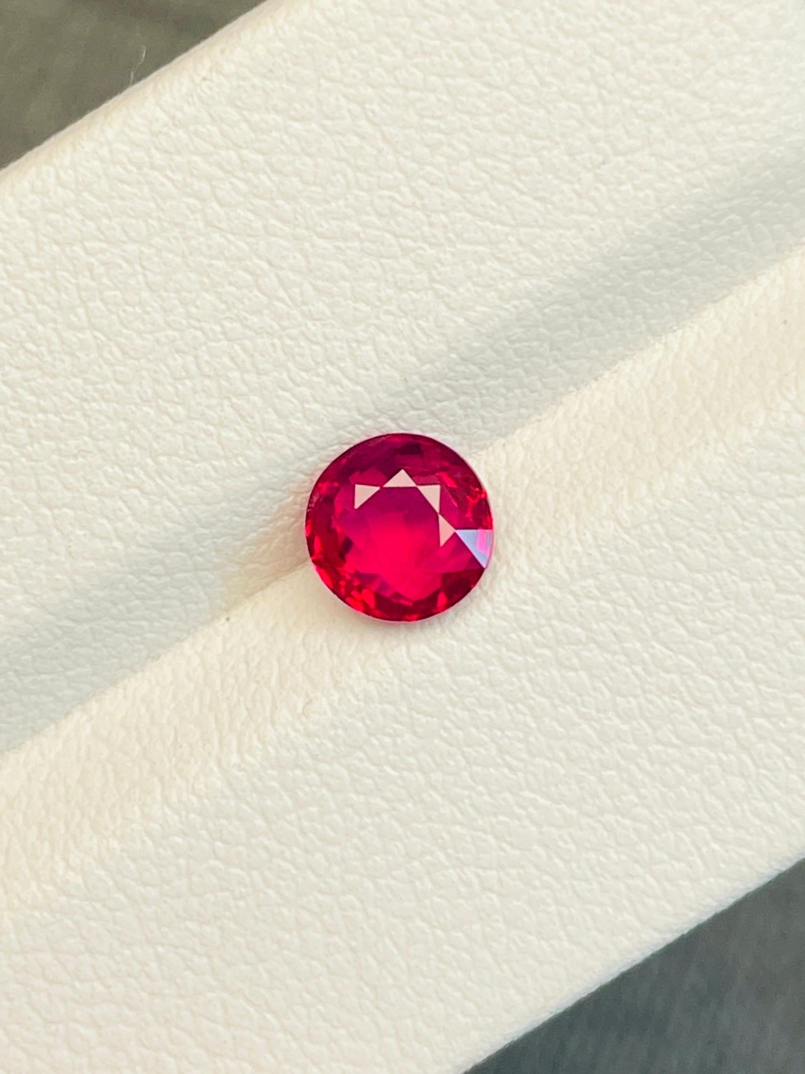 Perfect quality of burma ruby pigeon blood Unheated 1.08ct AIGS certified  In New Condition In bangkok, TH