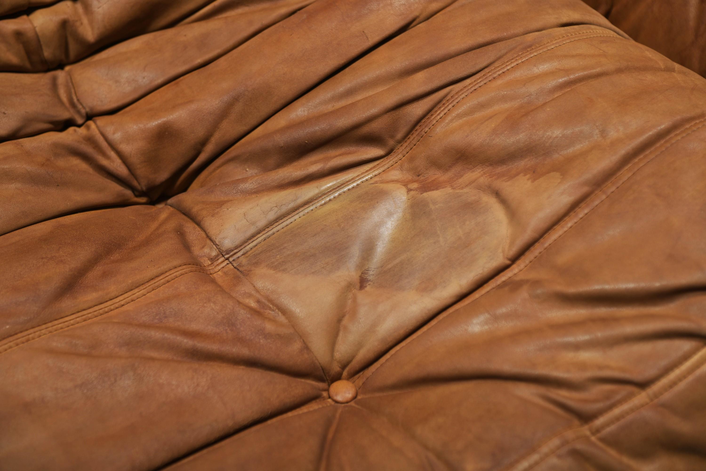 Perfect rich patinated Togo in original leather by Michel Ducaroy - Ligne Roset For Sale 4