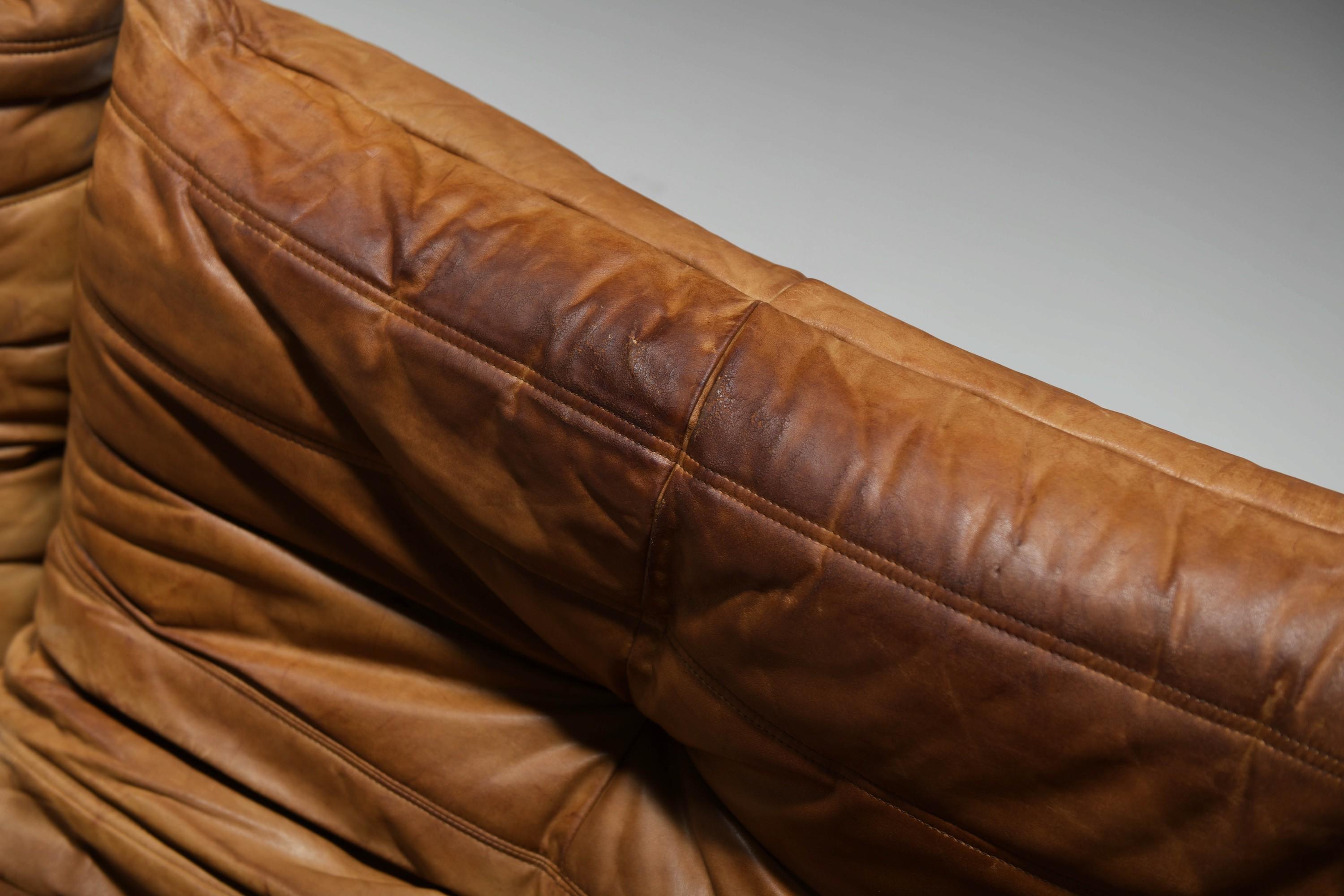 Perfect rich patinated Togo in original leather by Michel Ducaroy - Ligne Roset For Sale 6